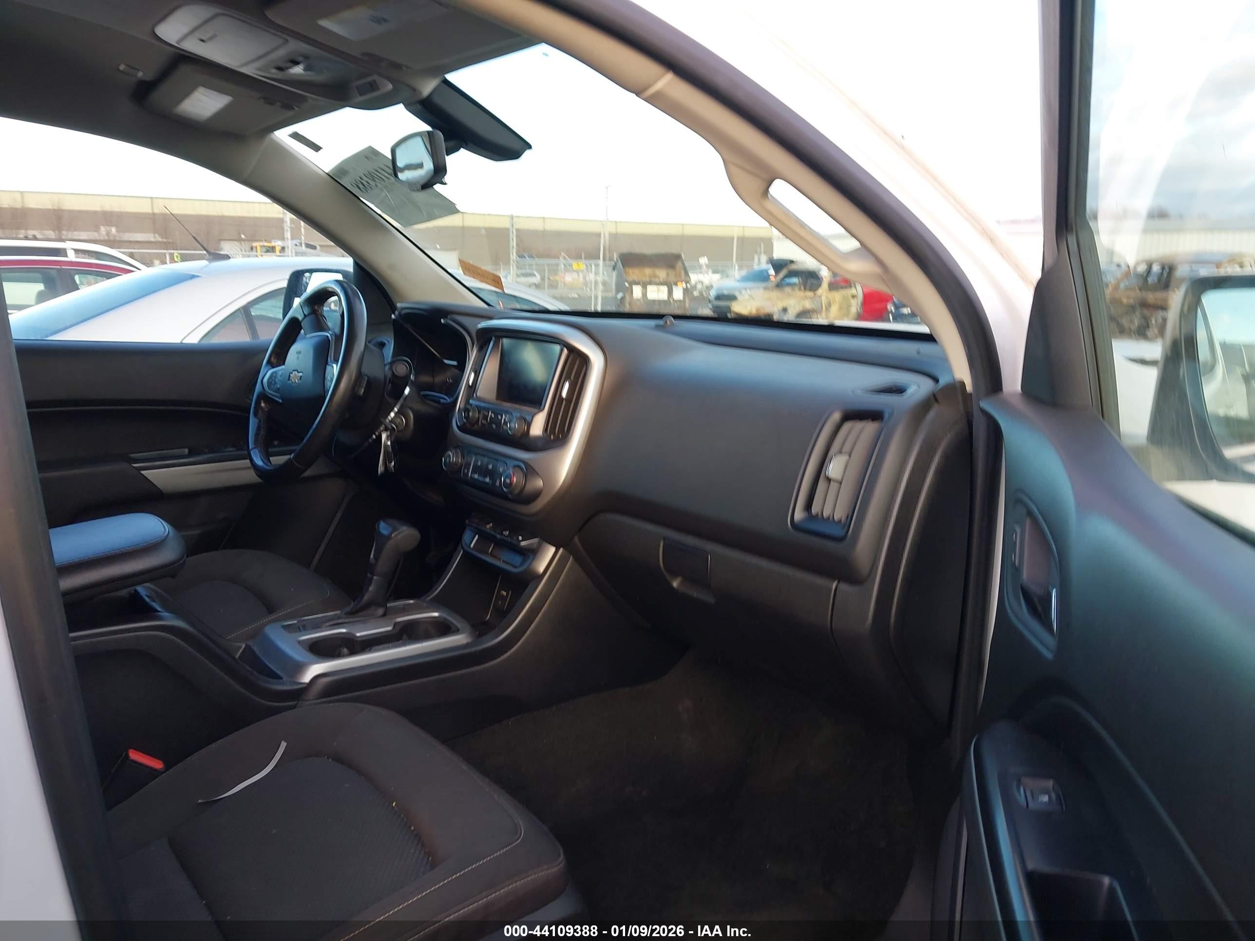 CHEVROLET COLORADO image 5