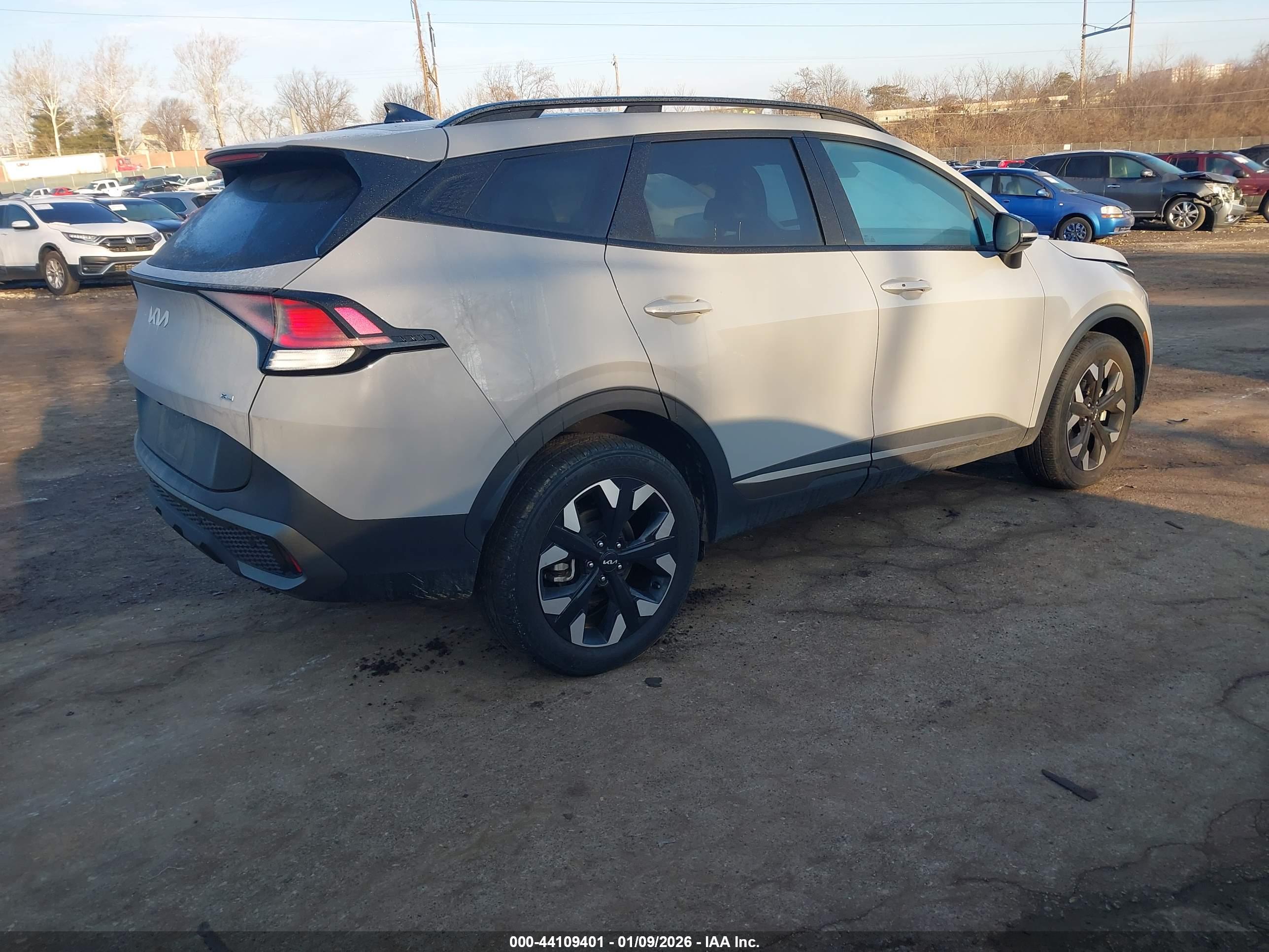 KIA SPORTAGE image 4