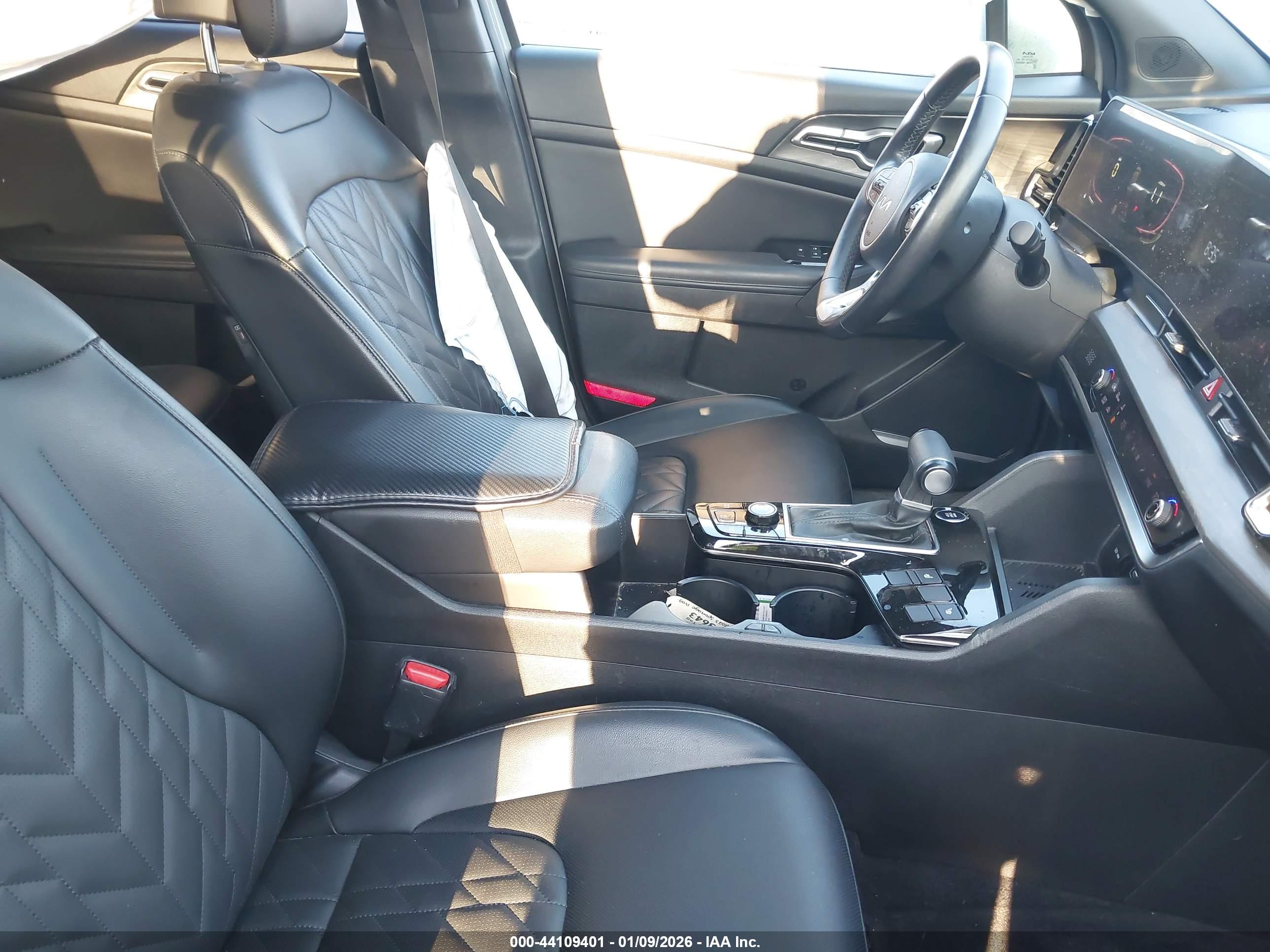 KIA SPORTAGE image 5
