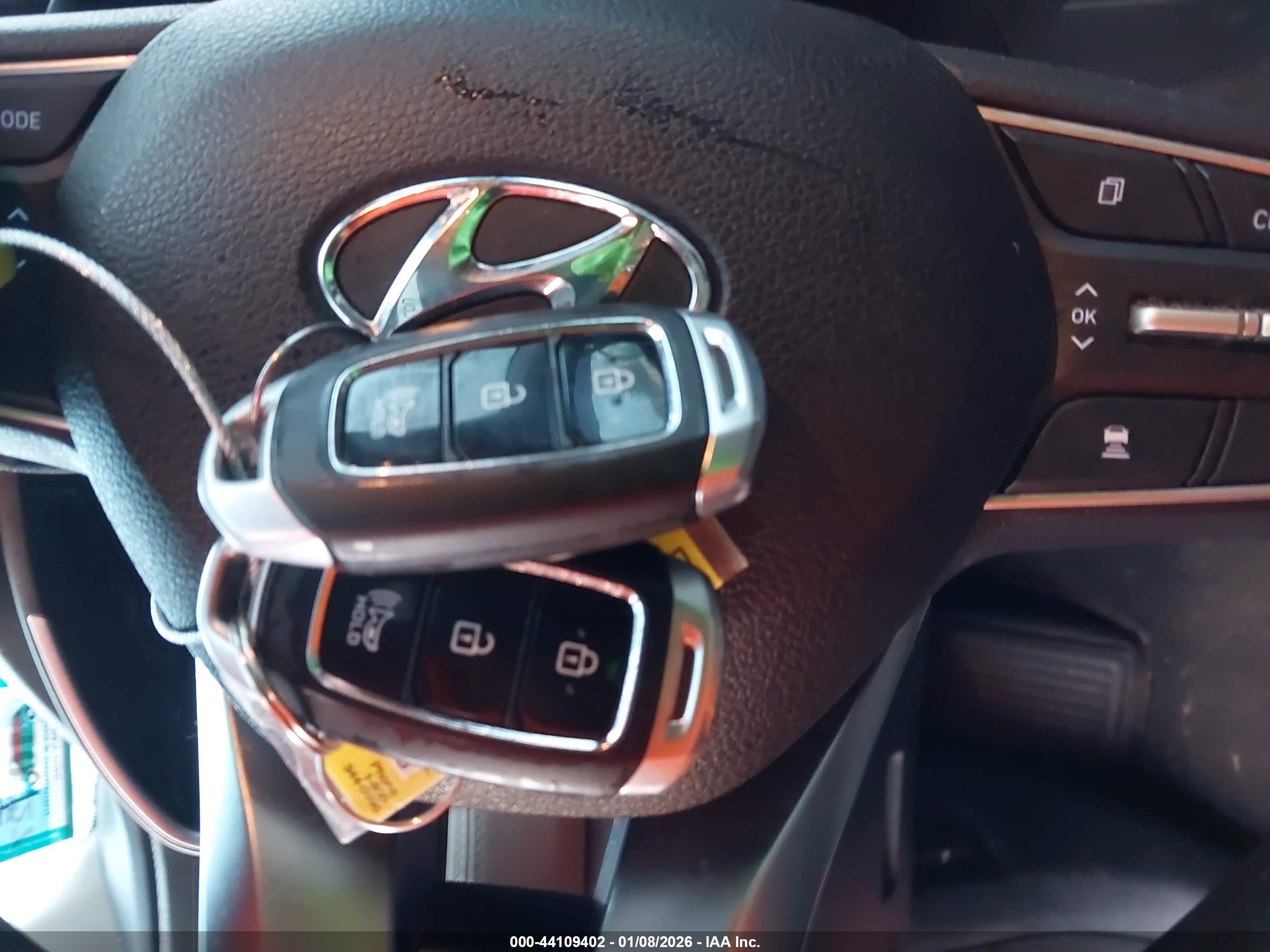 HYUNDAI SANTA image 11