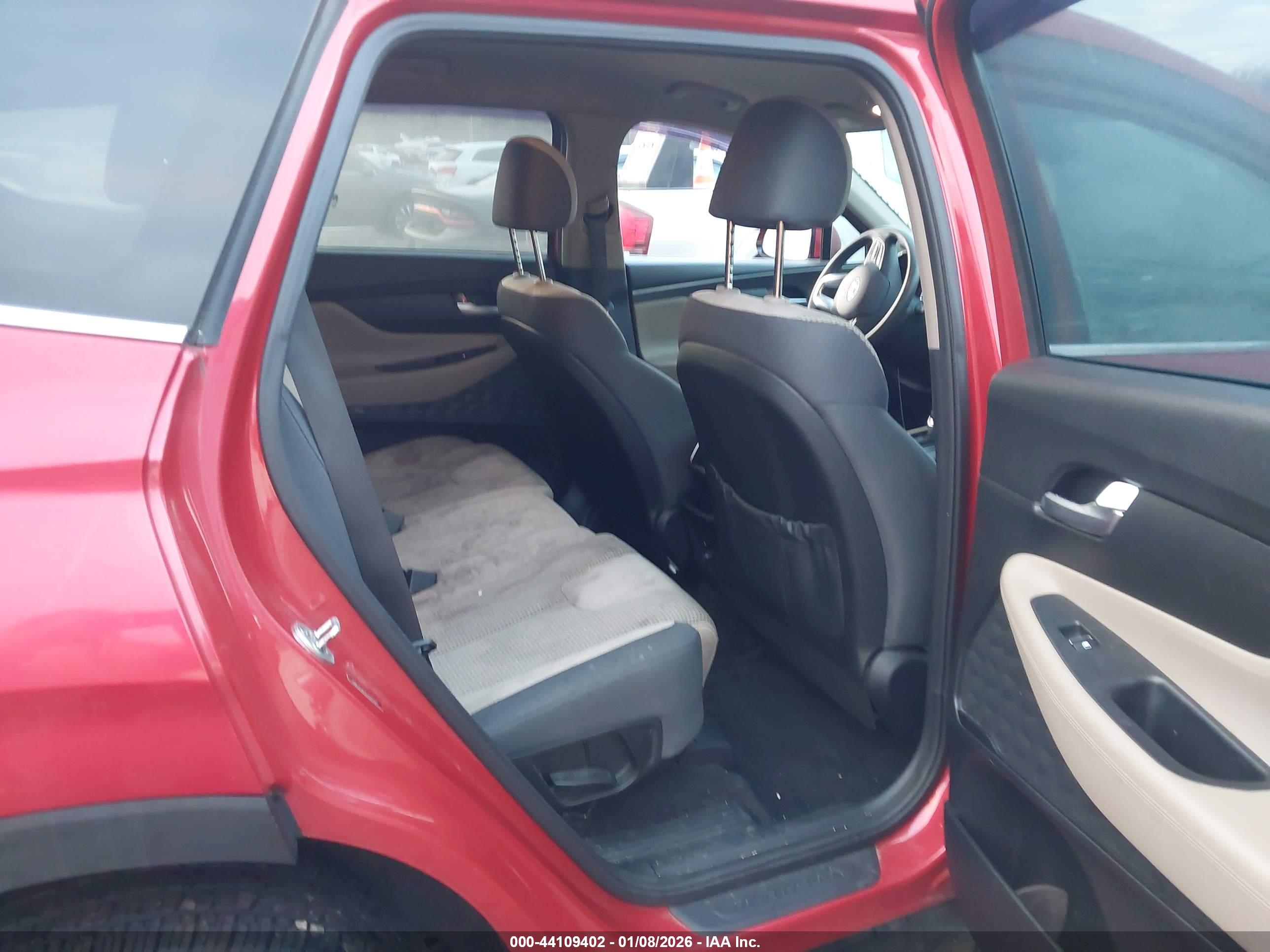 HYUNDAI SANTA image 8