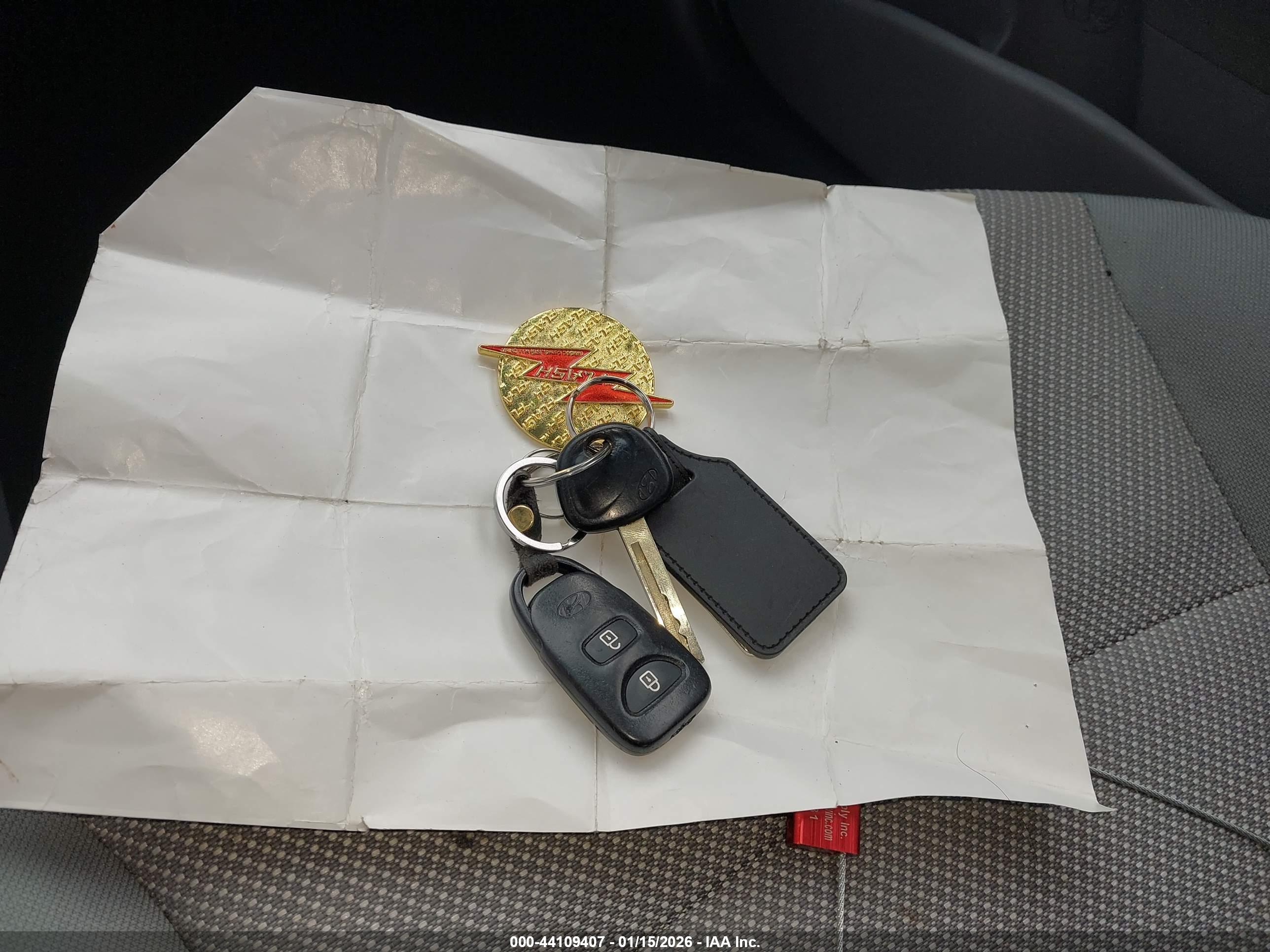 HYUNDAI ACCENT image 11