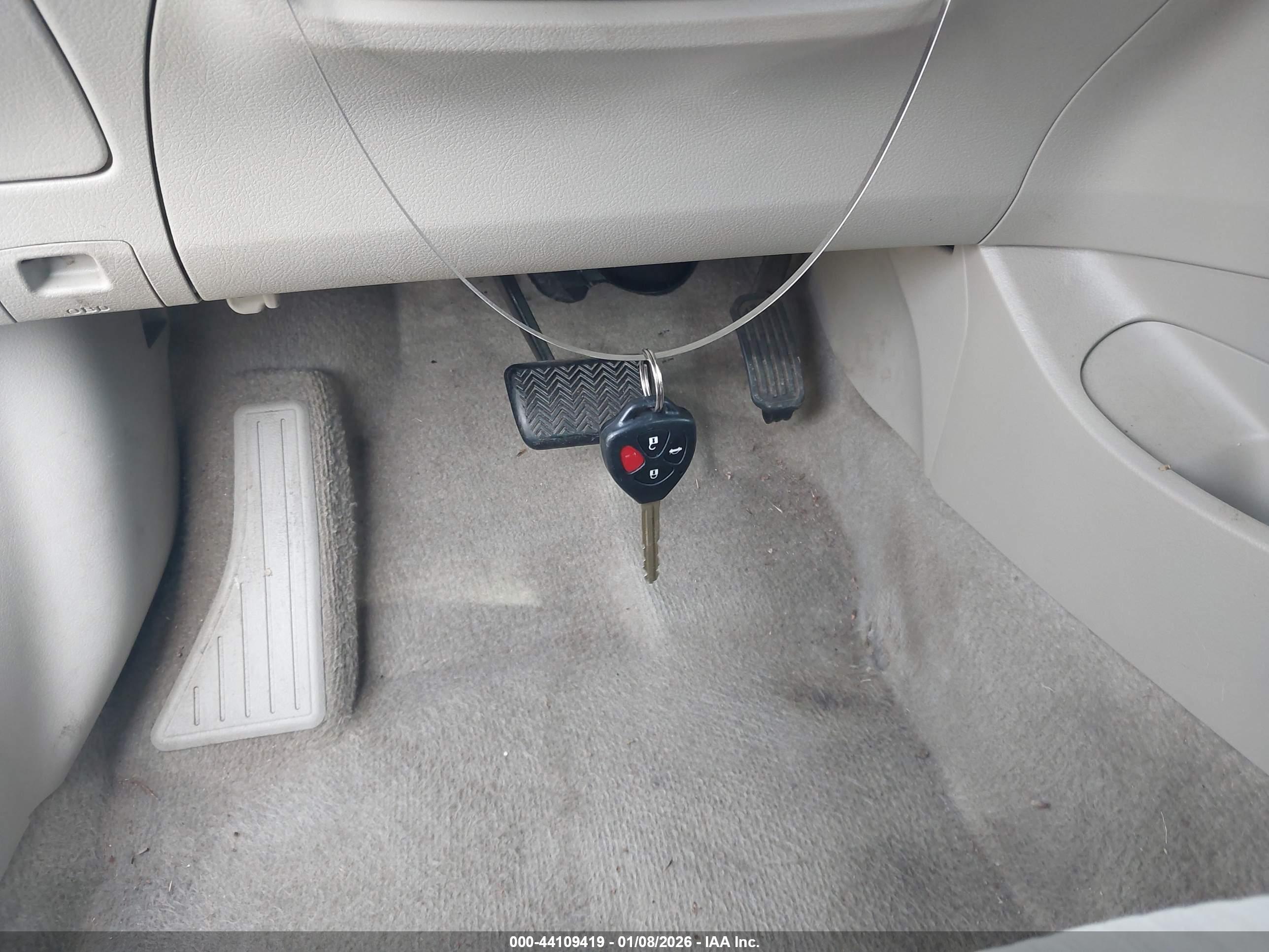 TOYOTA COROLLA image 11