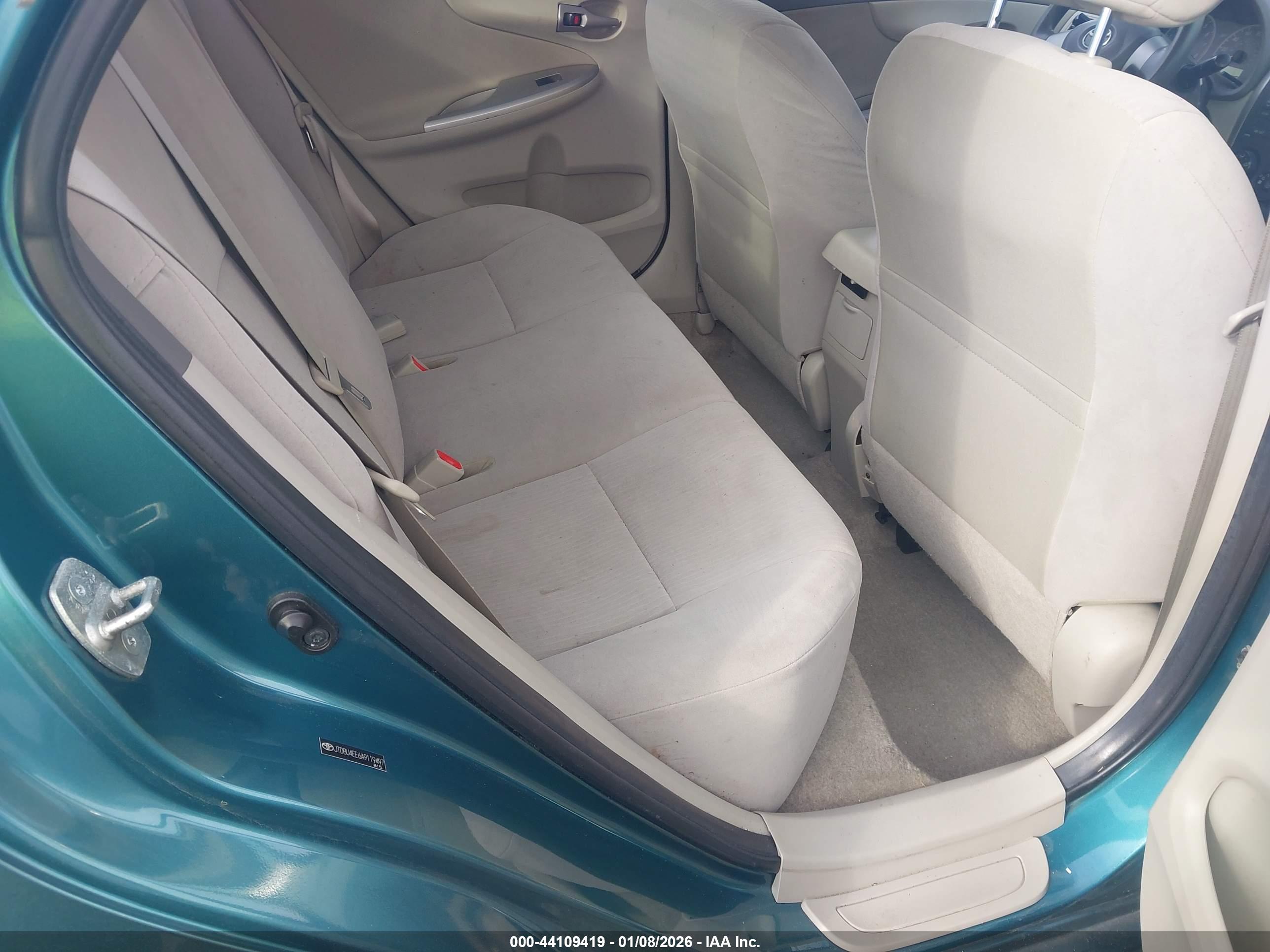 TOYOTA COROLLA image 8