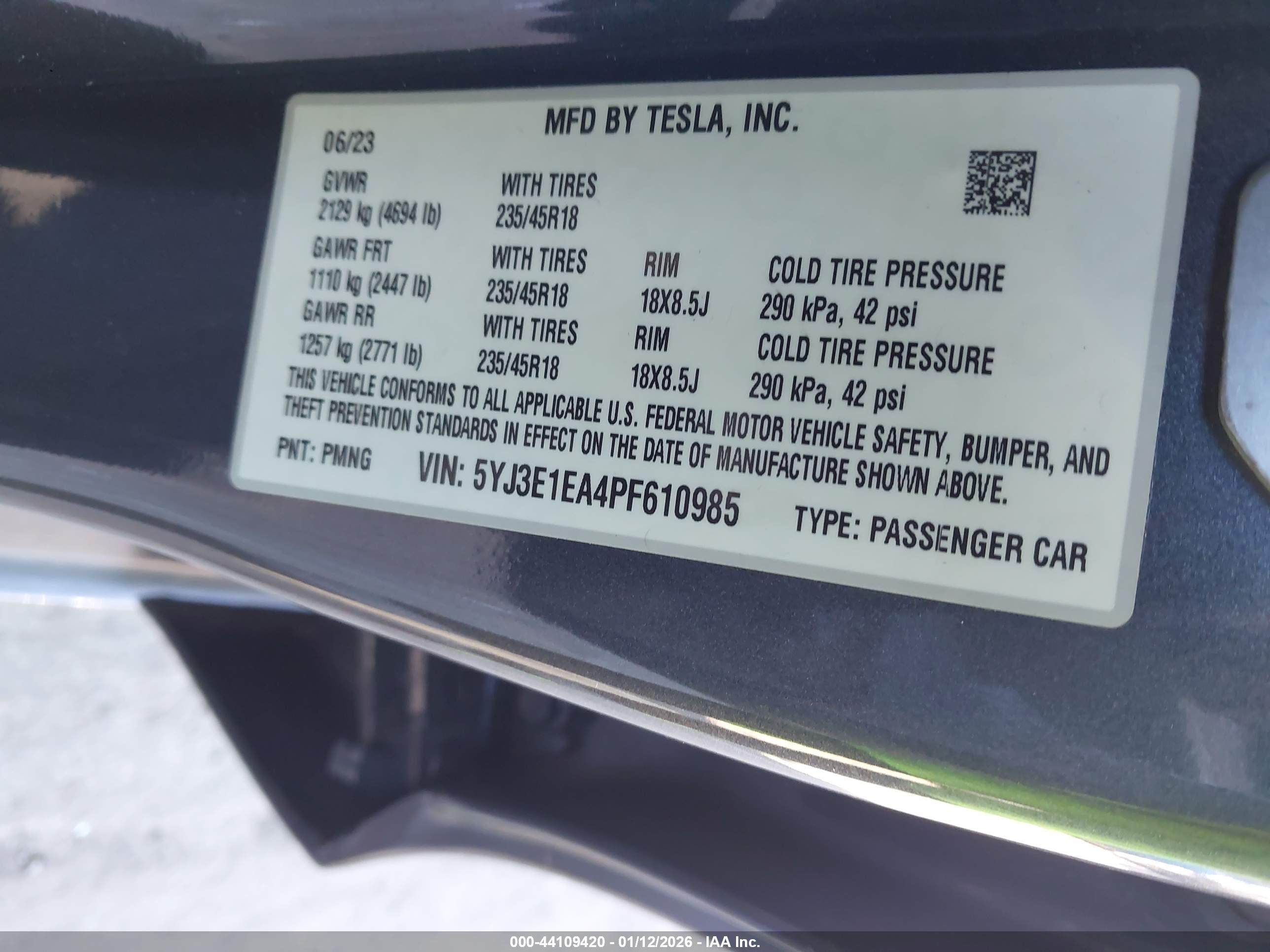 TESLA MODEL image 9