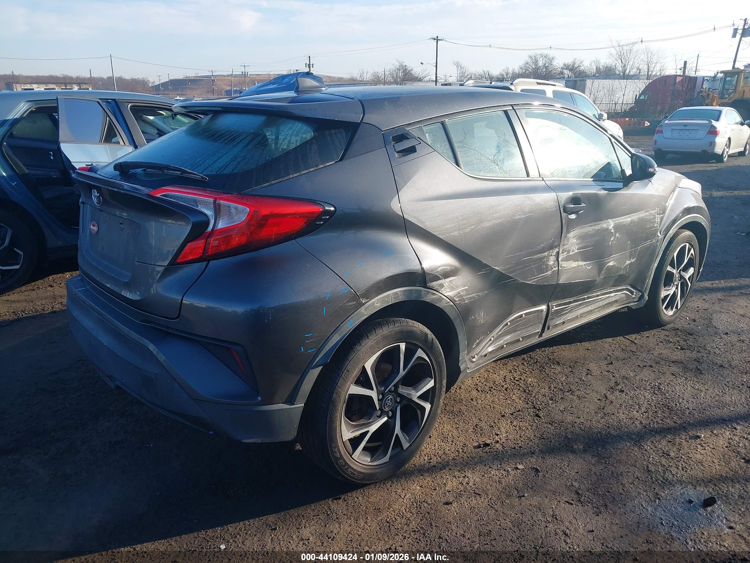 TOYOTA C-HR image 4