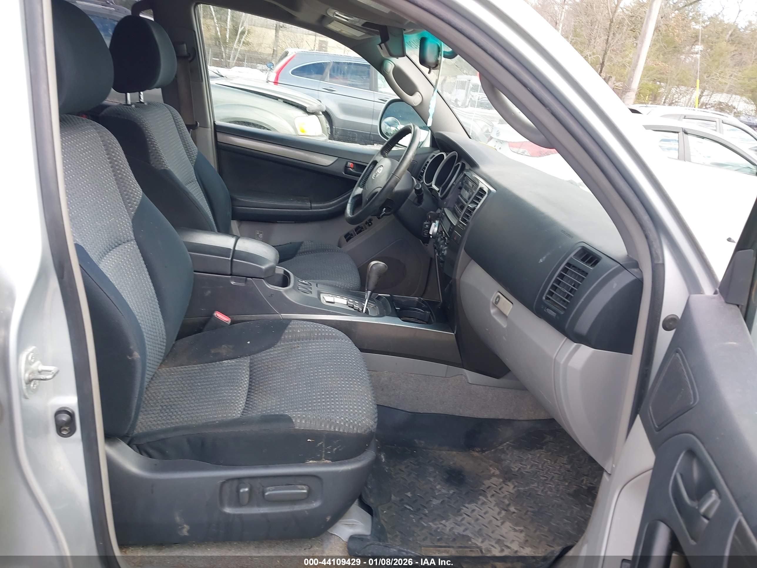 TOYOTA 4RUNNER image 5