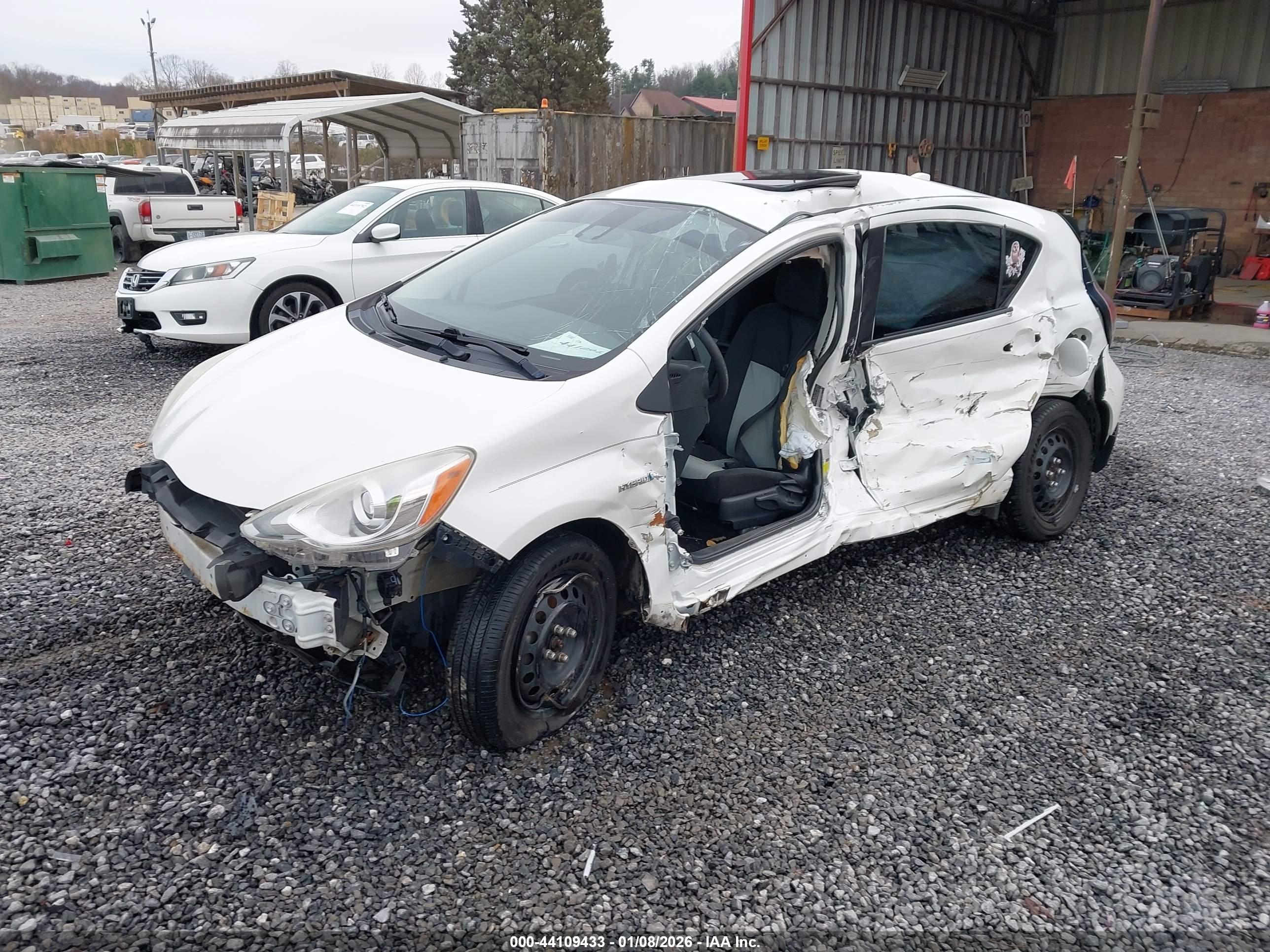 TOYOTA PRIUS image 2