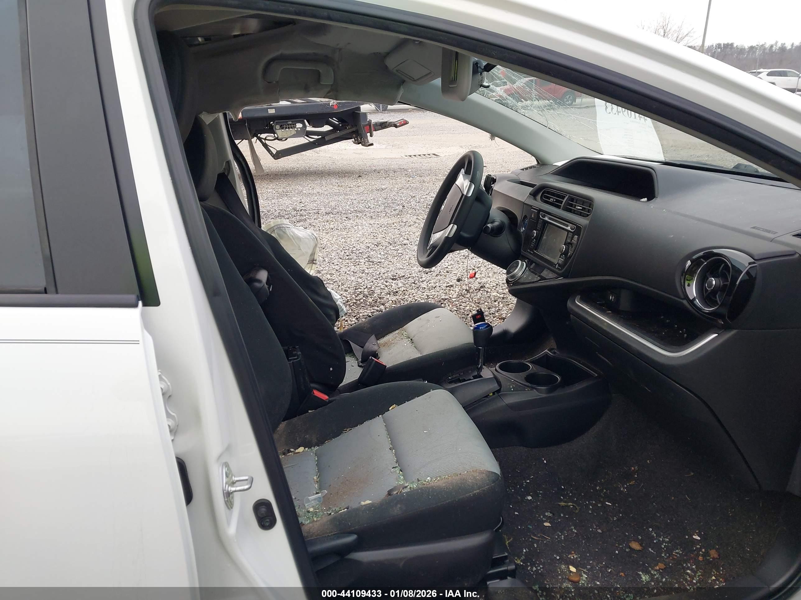 TOYOTA PRIUS image 5