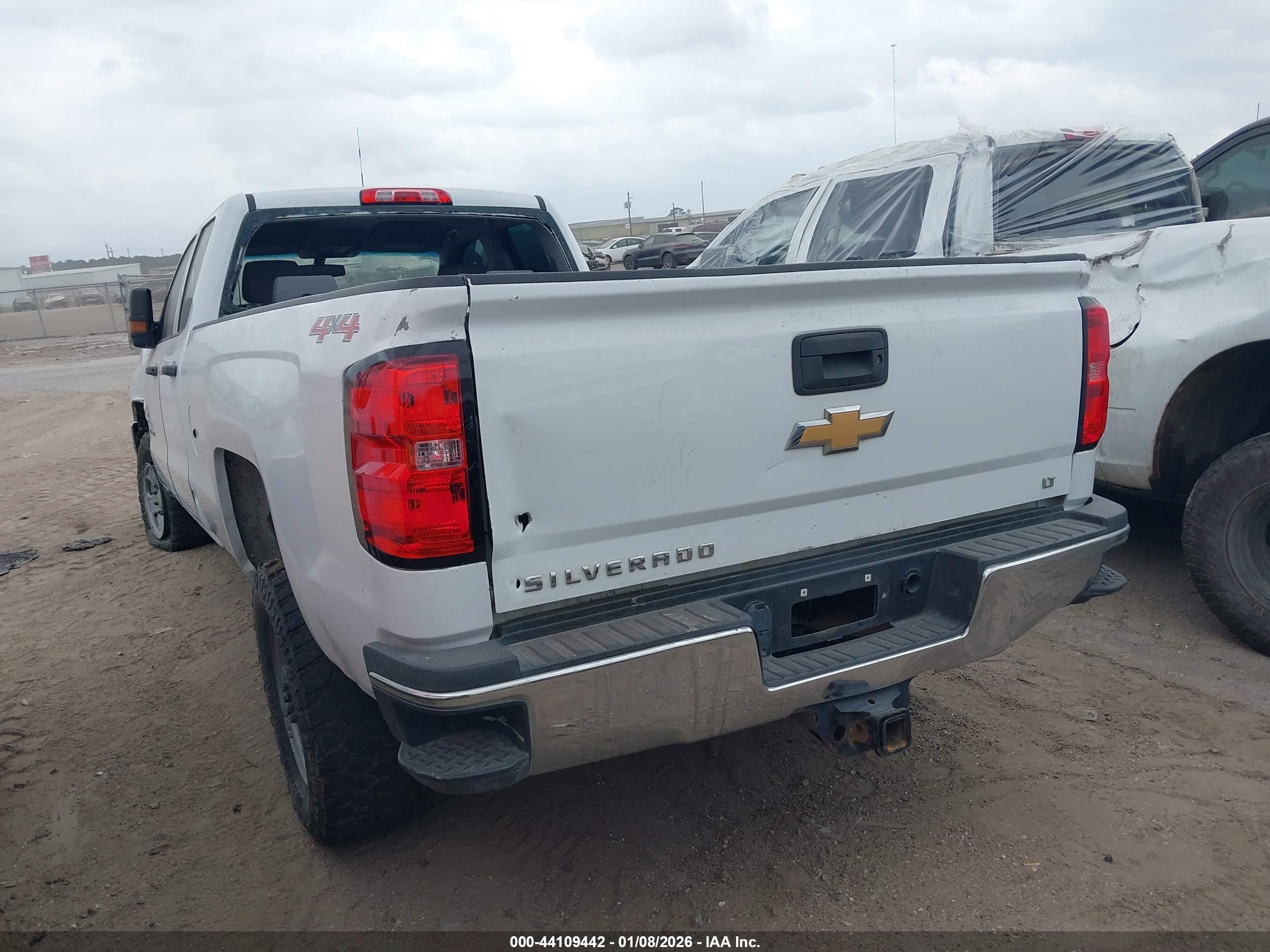 CHEVROLET SILVERADO image 3