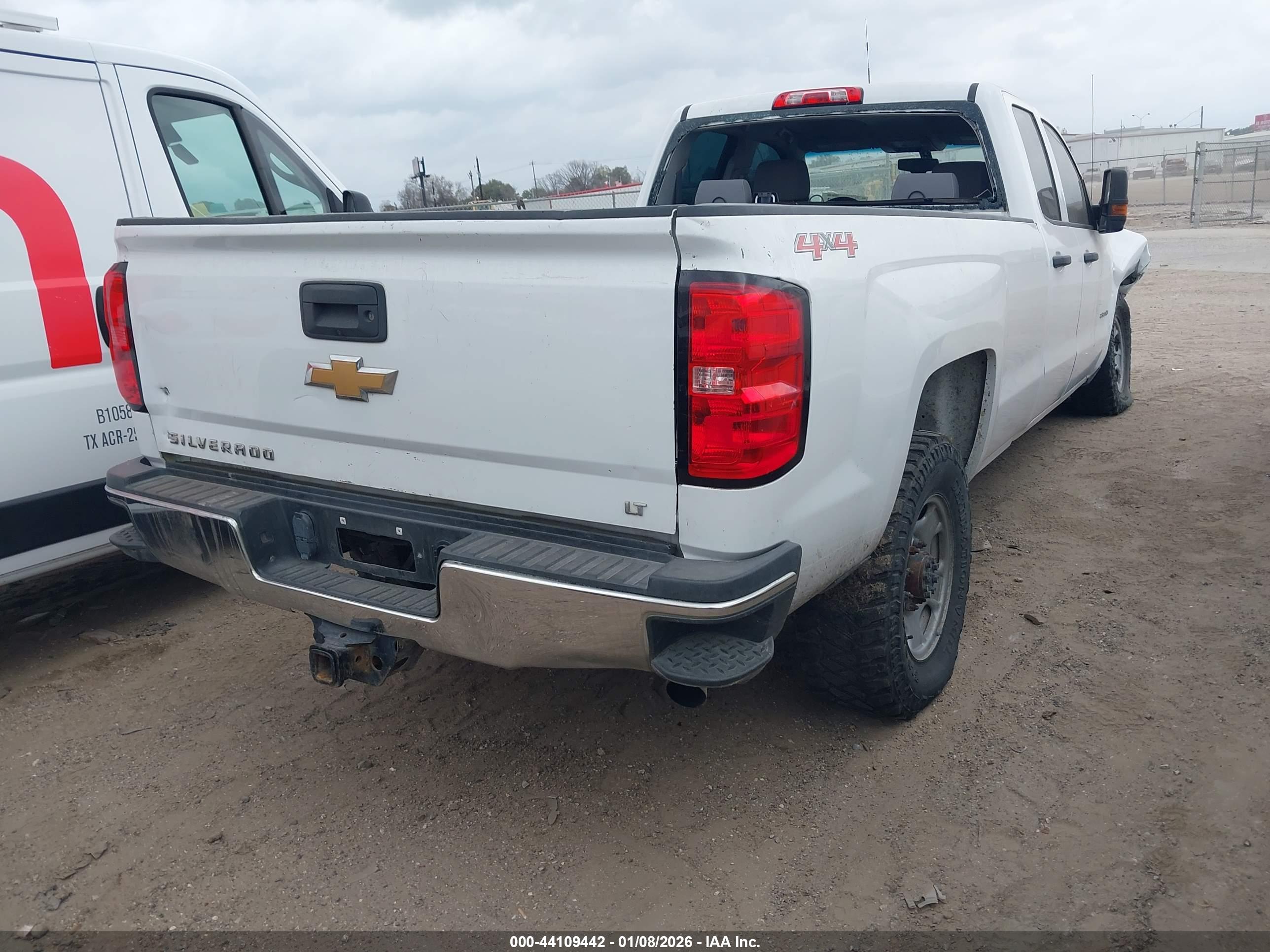 CHEVROLET SILVERADO image 4