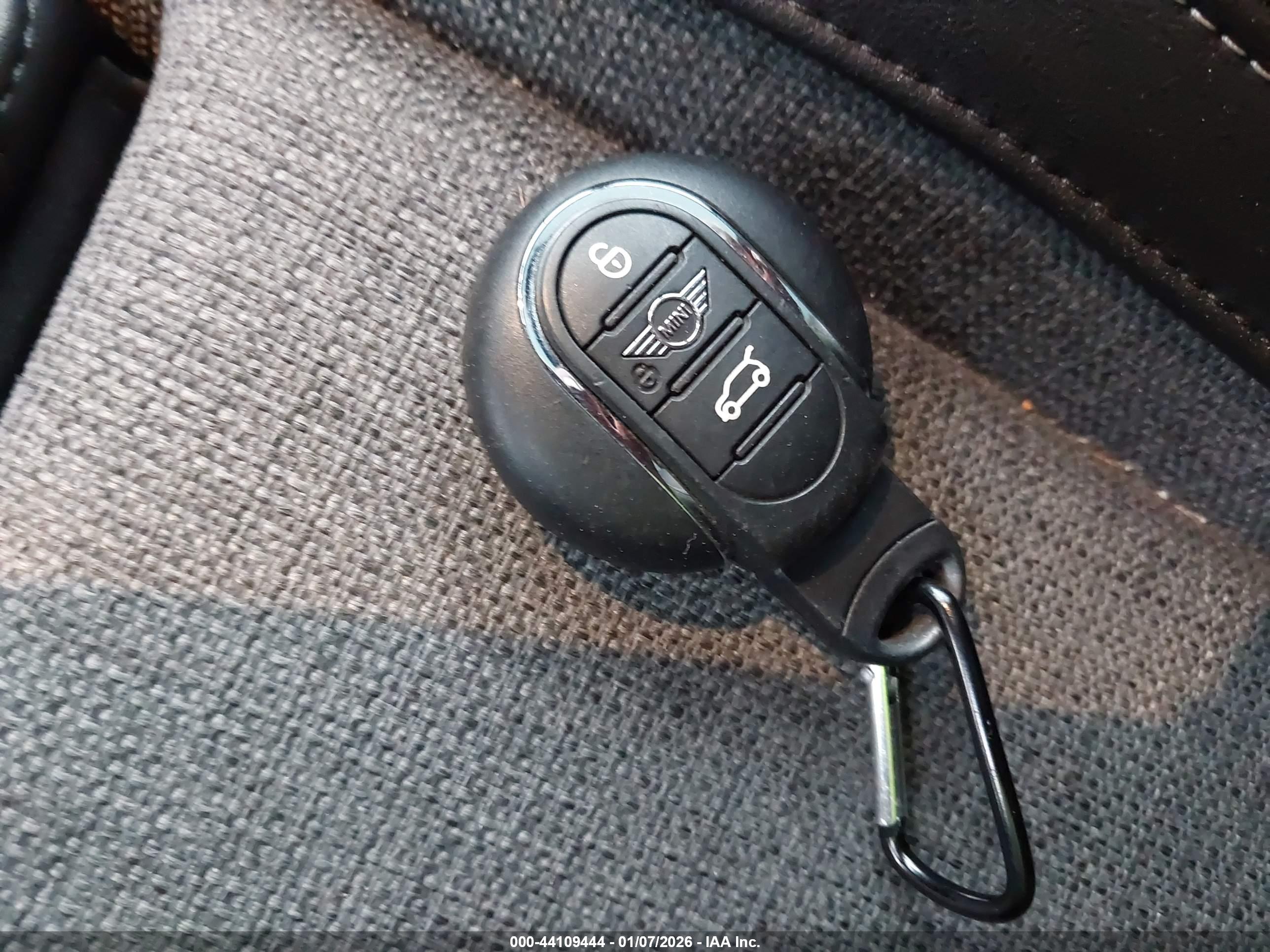 MINI COUNTRYMAN image 11