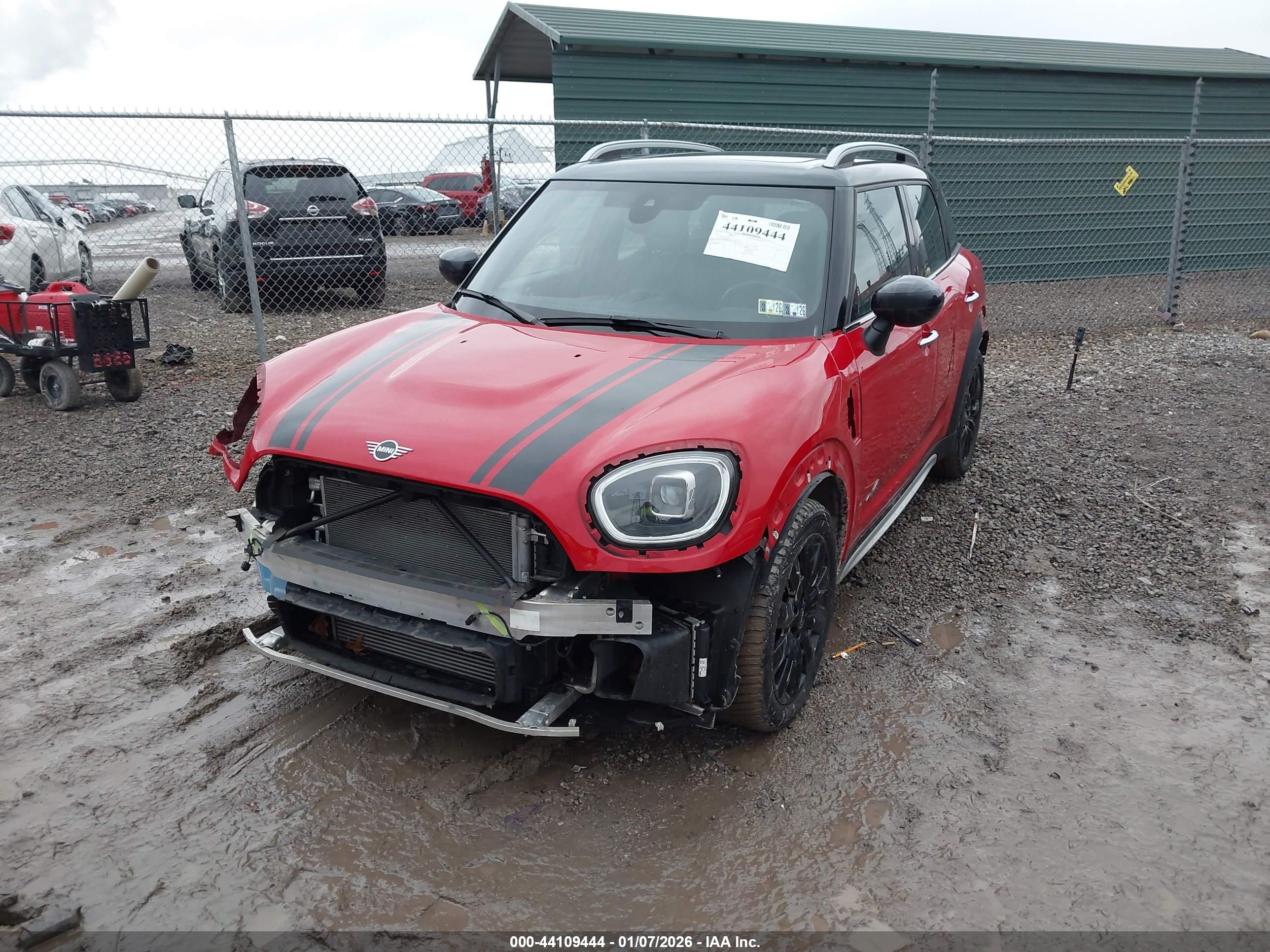 MINI COUNTRYMAN image 2
