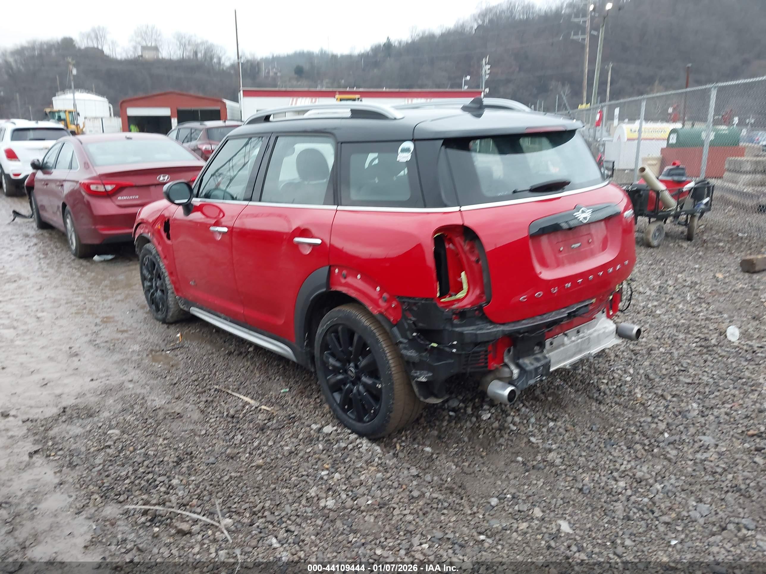 MINI COUNTRYMAN image 3