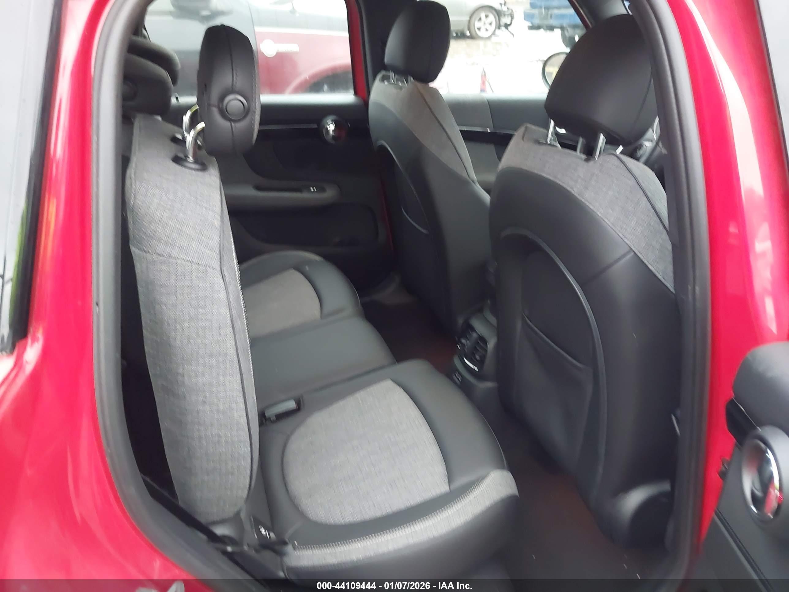 MINI COUNTRYMAN image 8