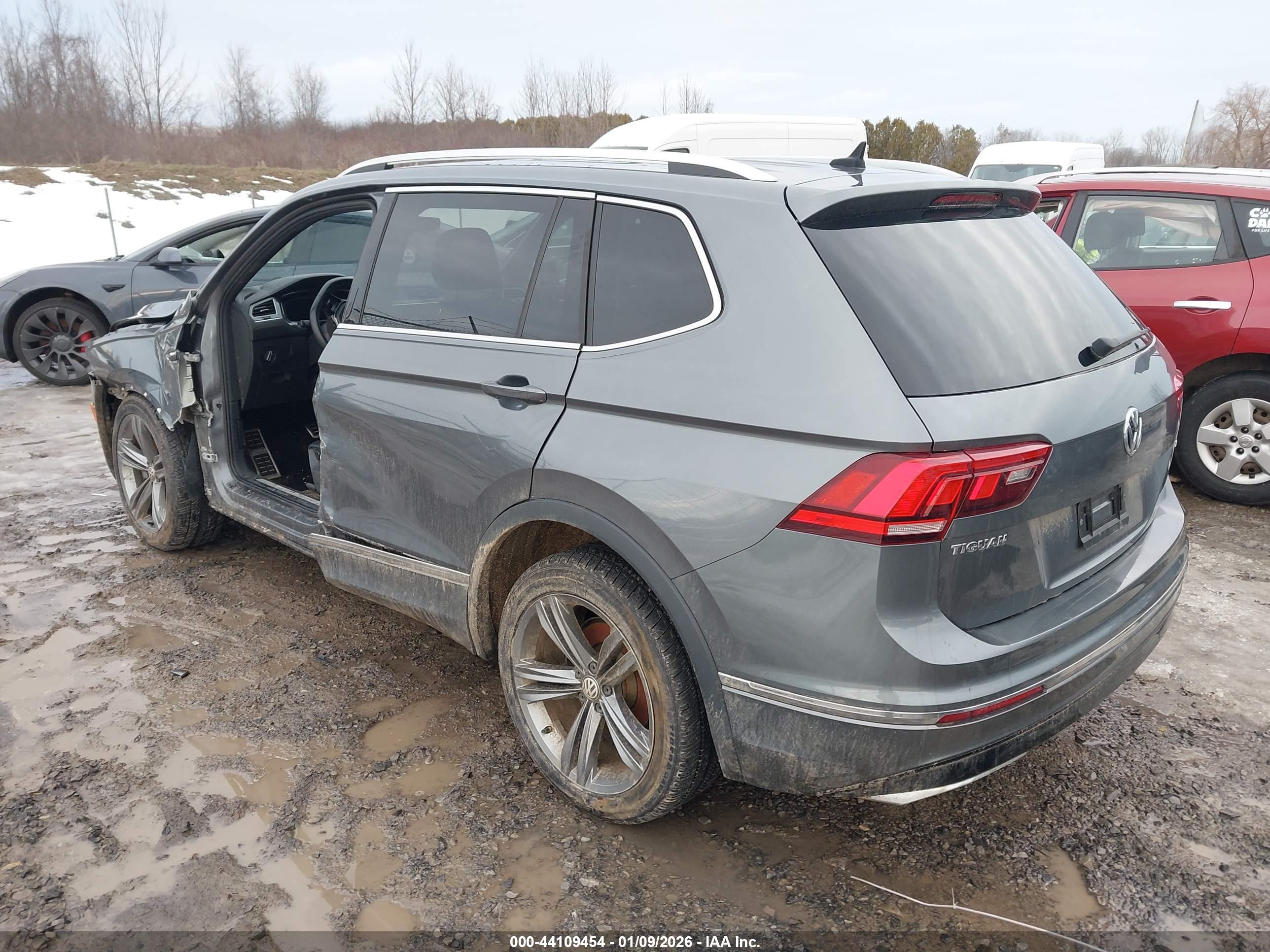 VOLKSWAGEN TIGUAN image 3