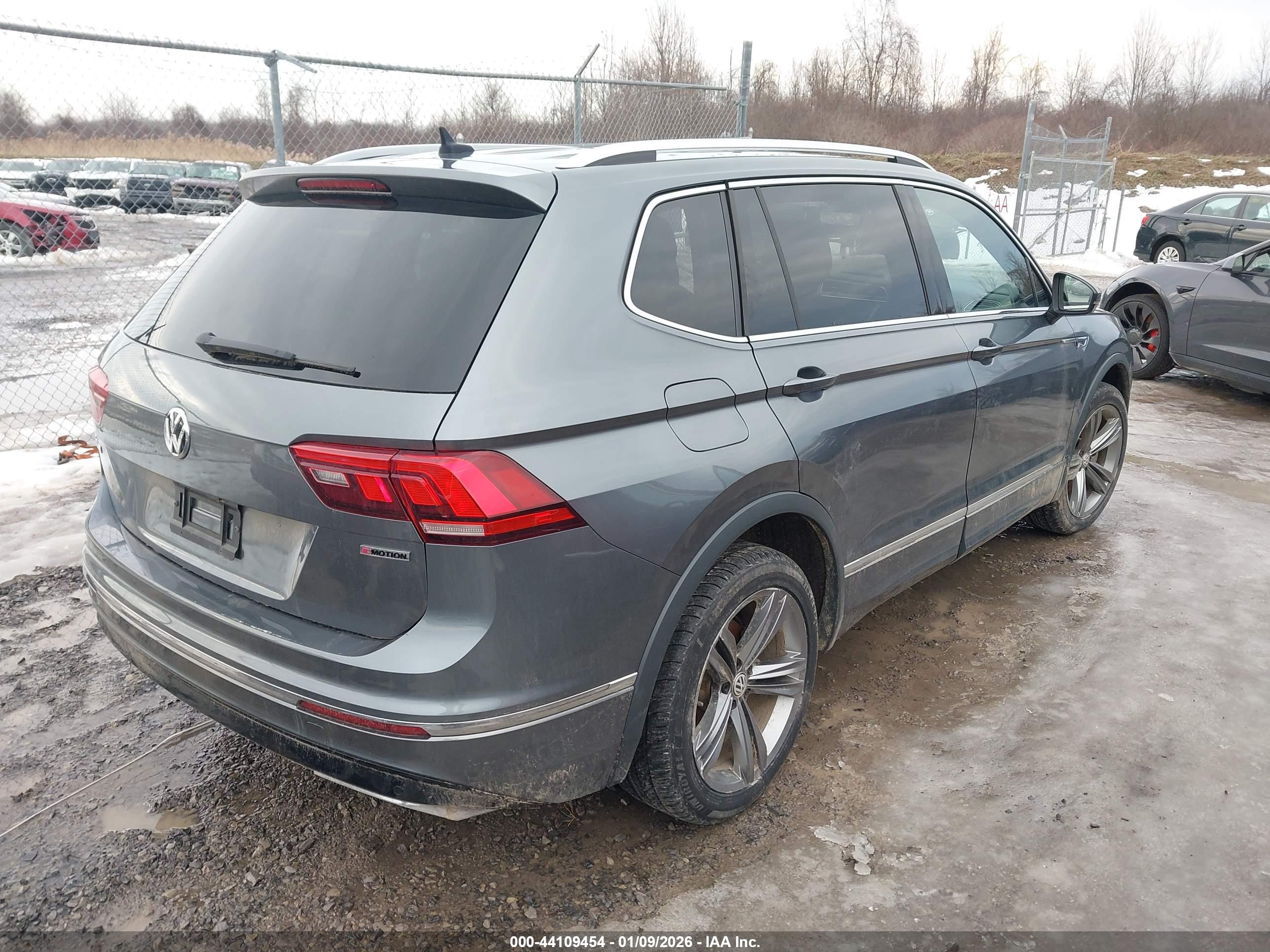 VOLKSWAGEN TIGUAN image 4