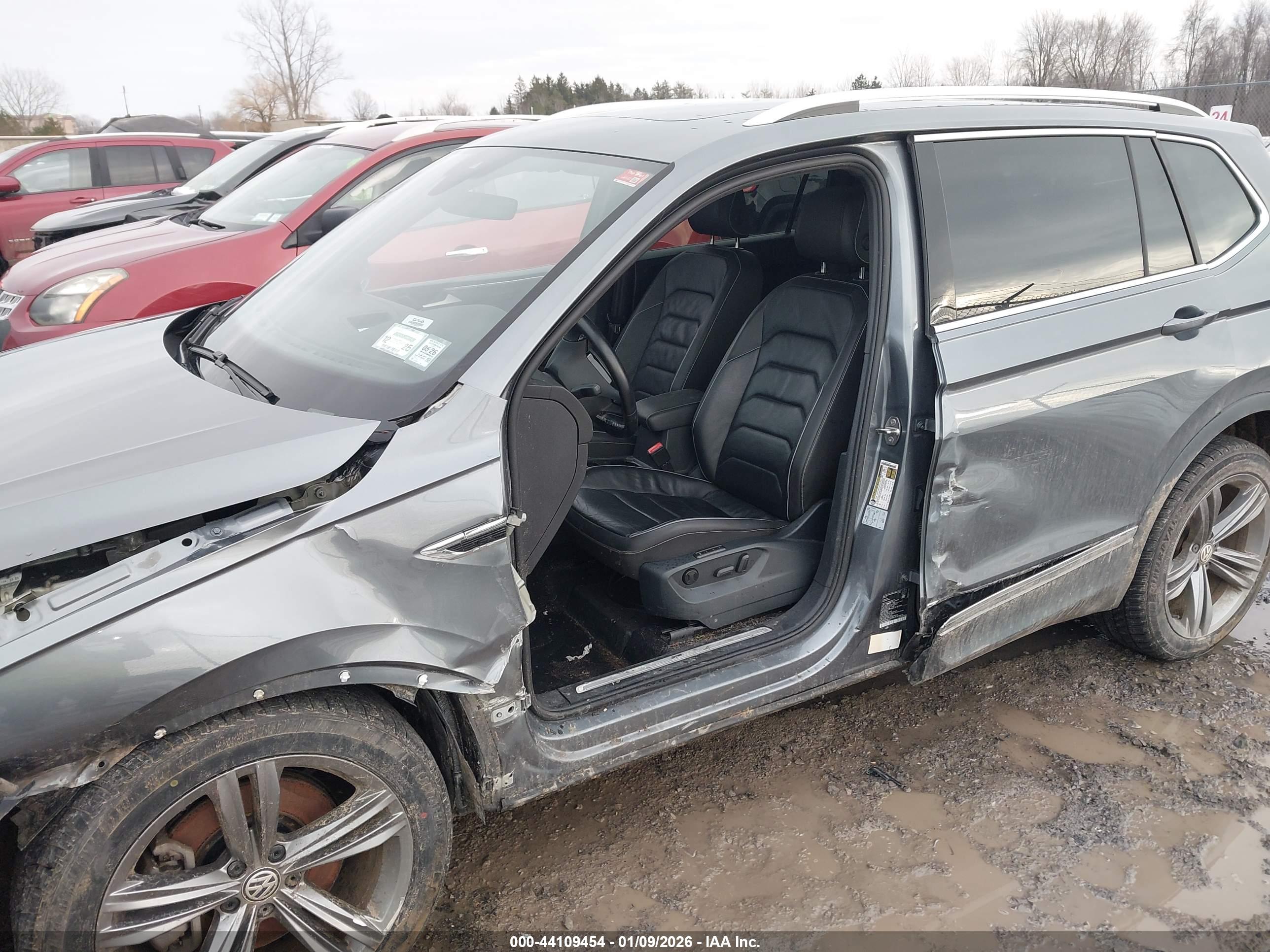 VOLKSWAGEN TIGUAN image 6