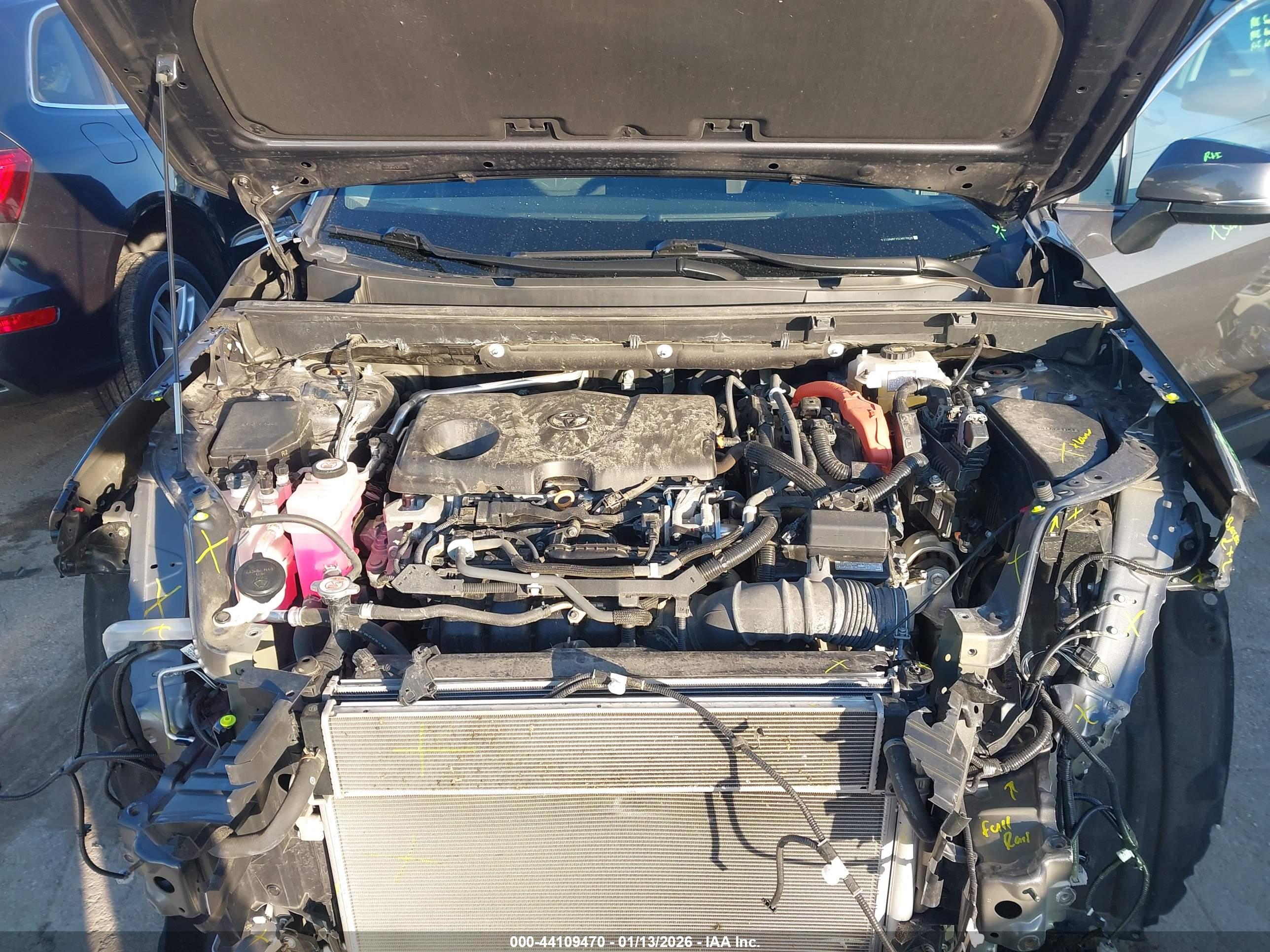TOYOTA RAV4 image 10