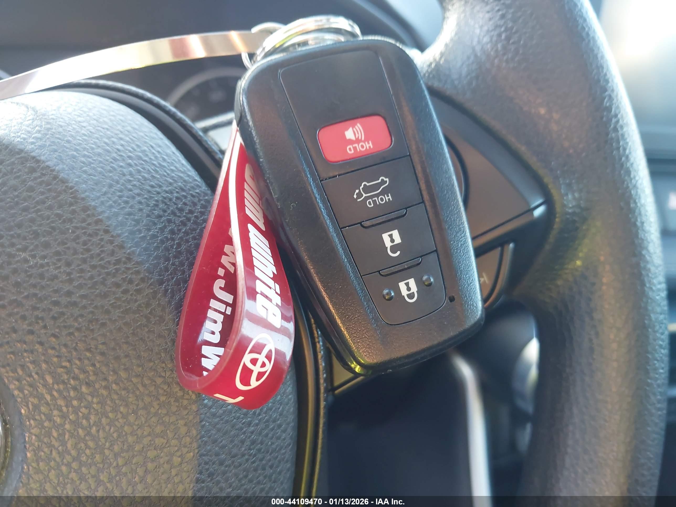 TOYOTA RAV4 image 11