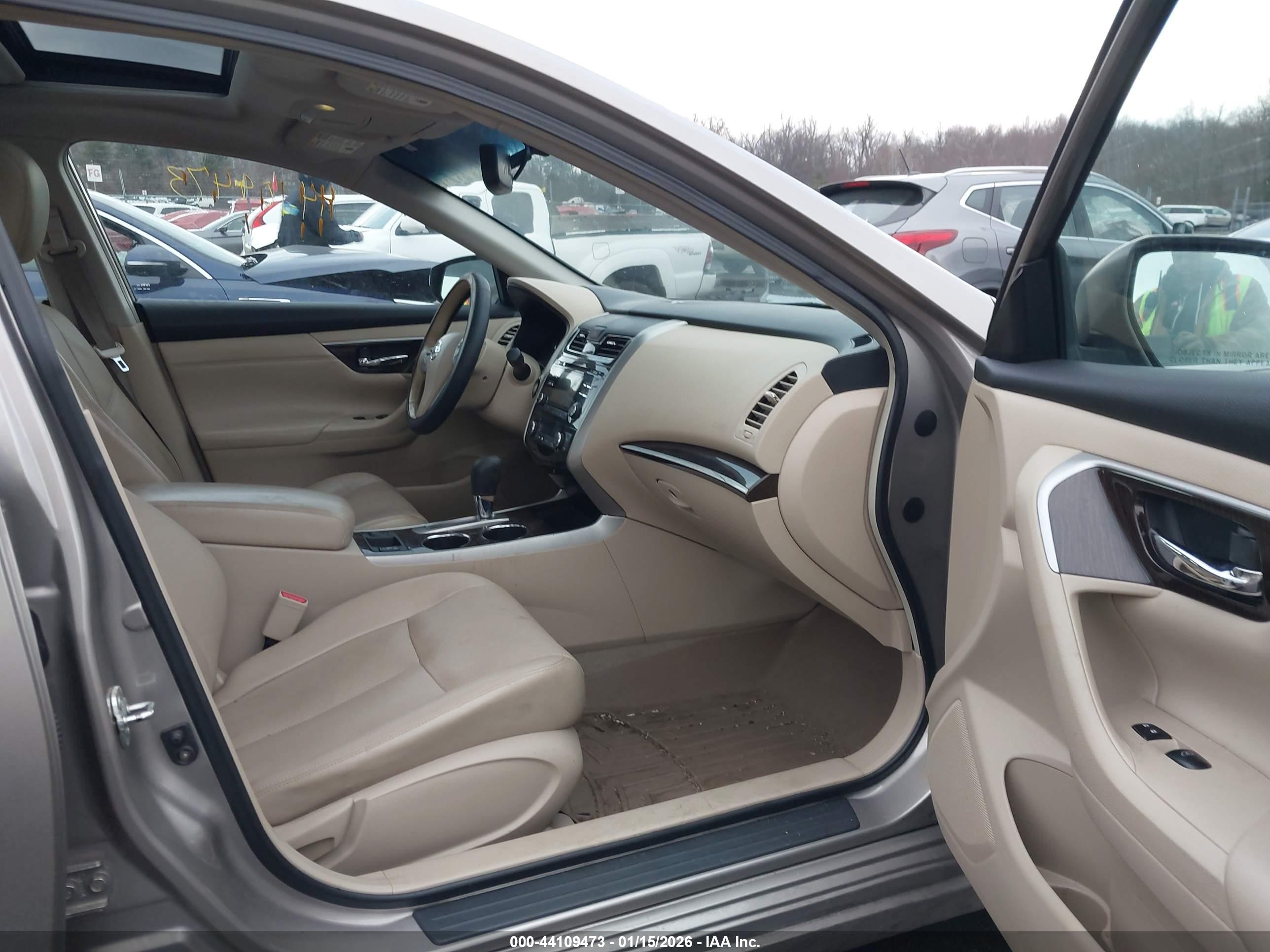 NISSAN ALTIMA image 5