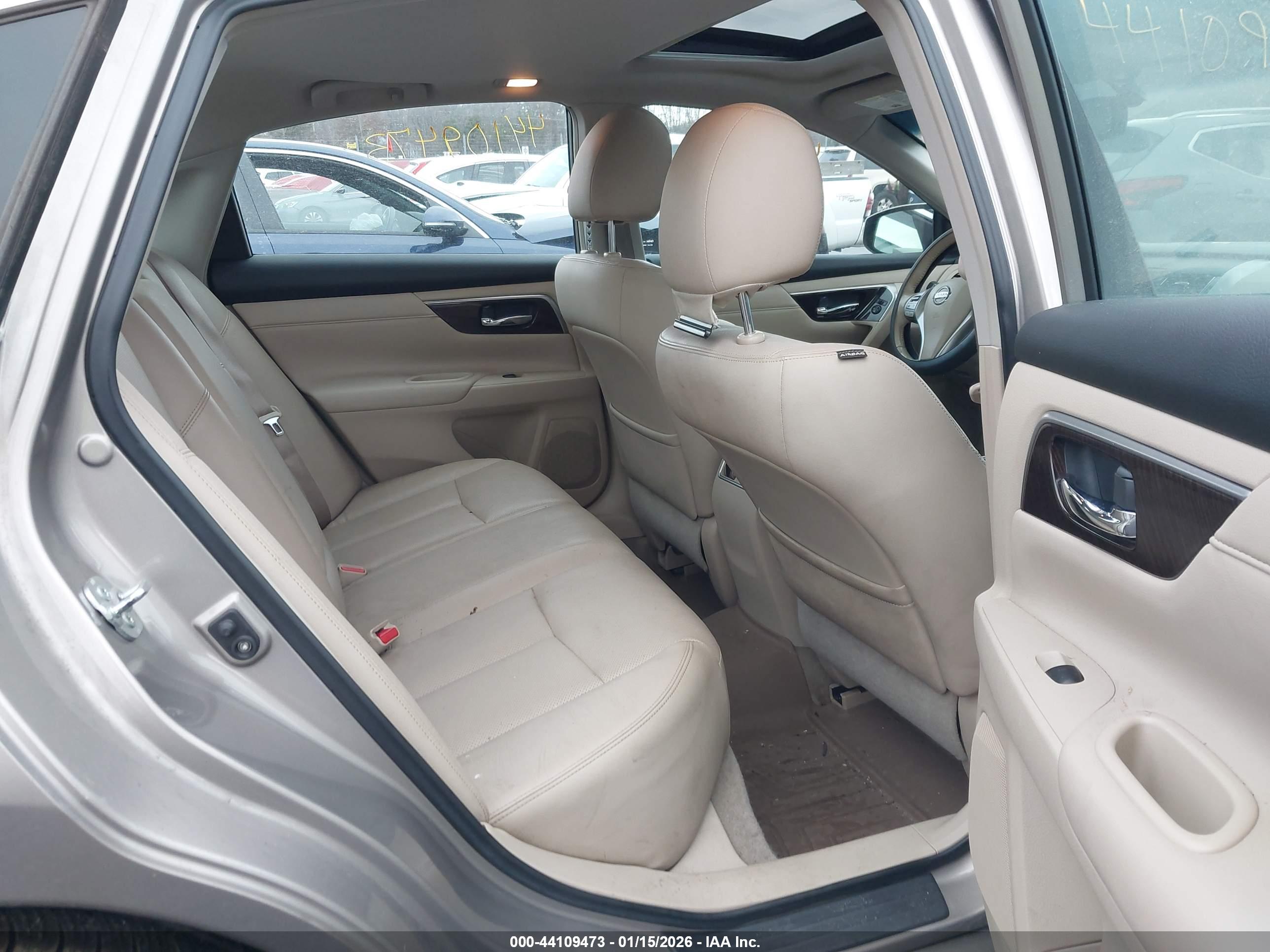 NISSAN ALTIMA image 8