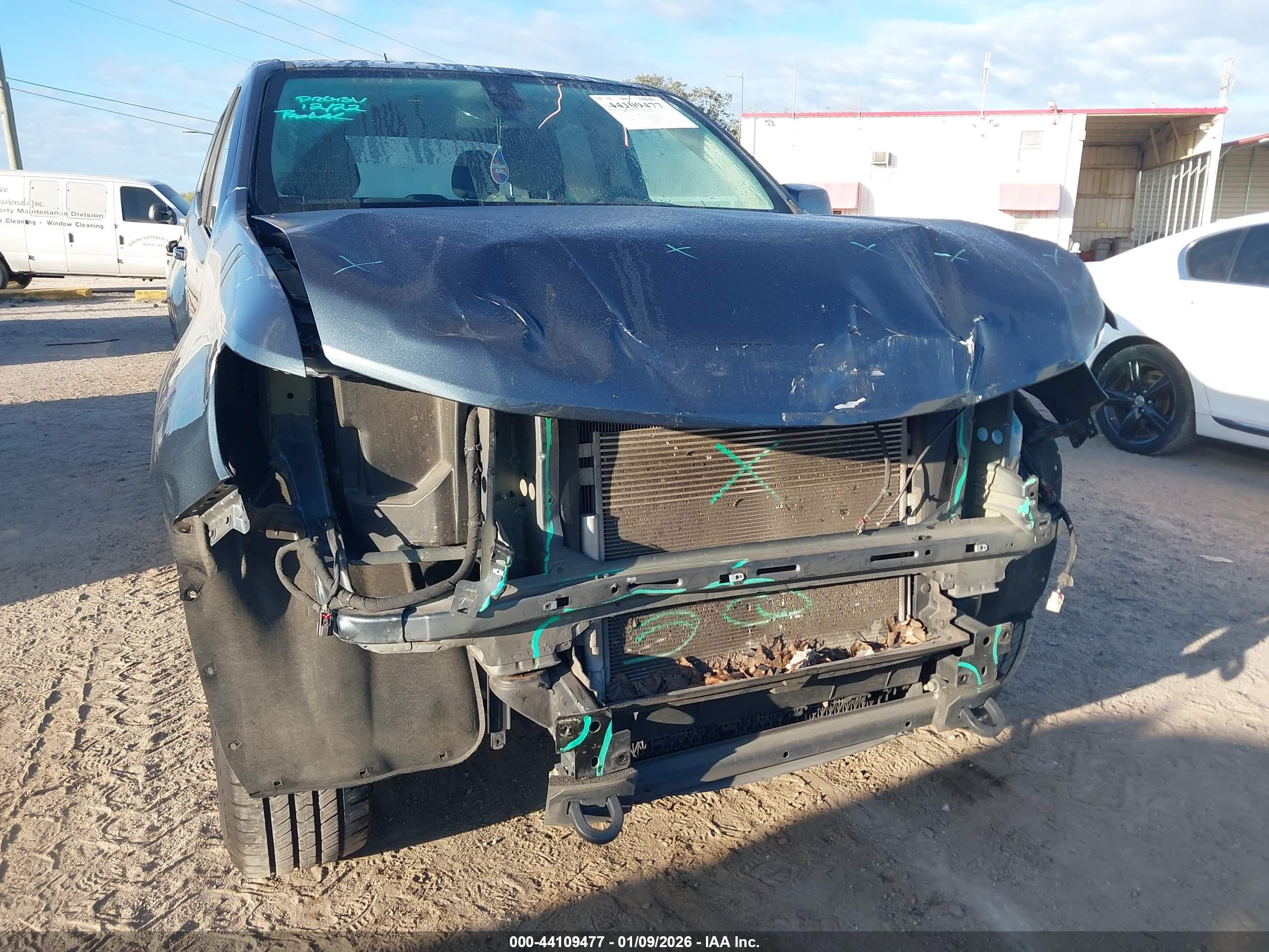 CHEVROLET COLORADO image 6