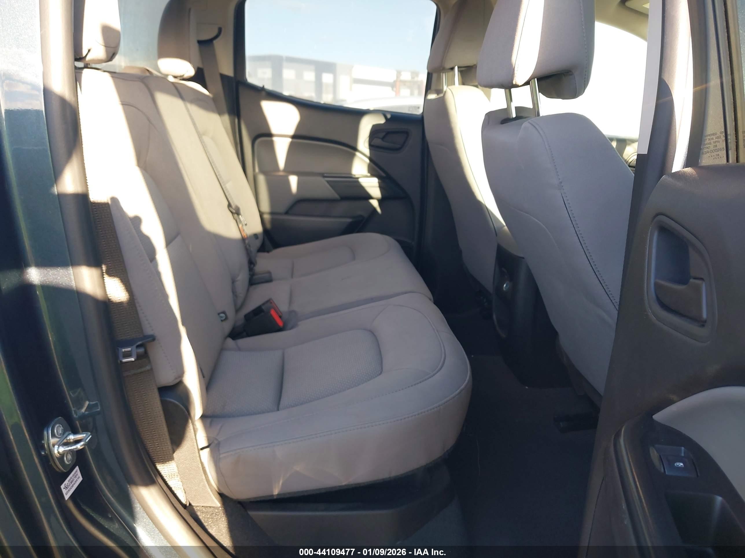 CHEVROLET COLORADO image 8