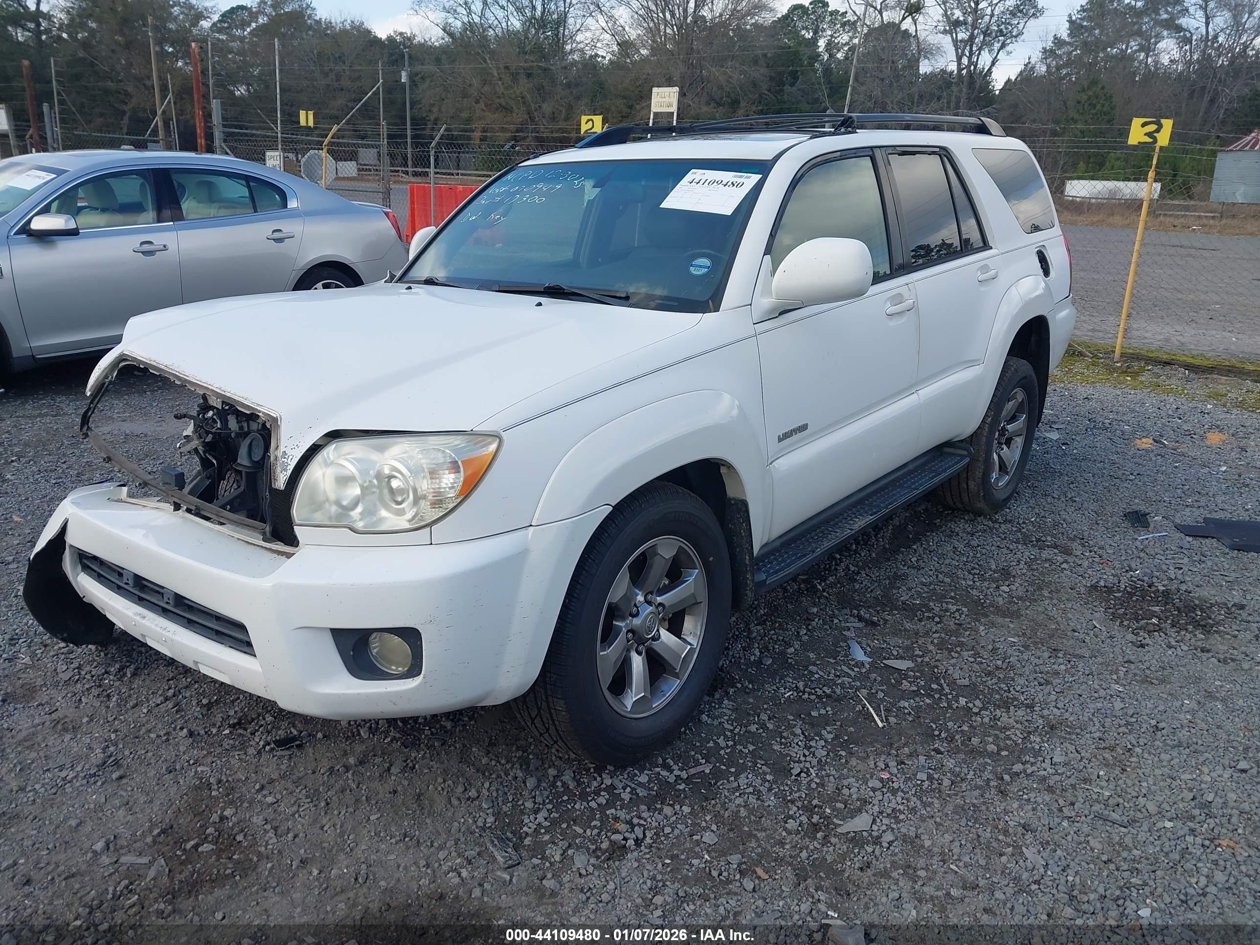 TOYOTA 4RUNNER image 2