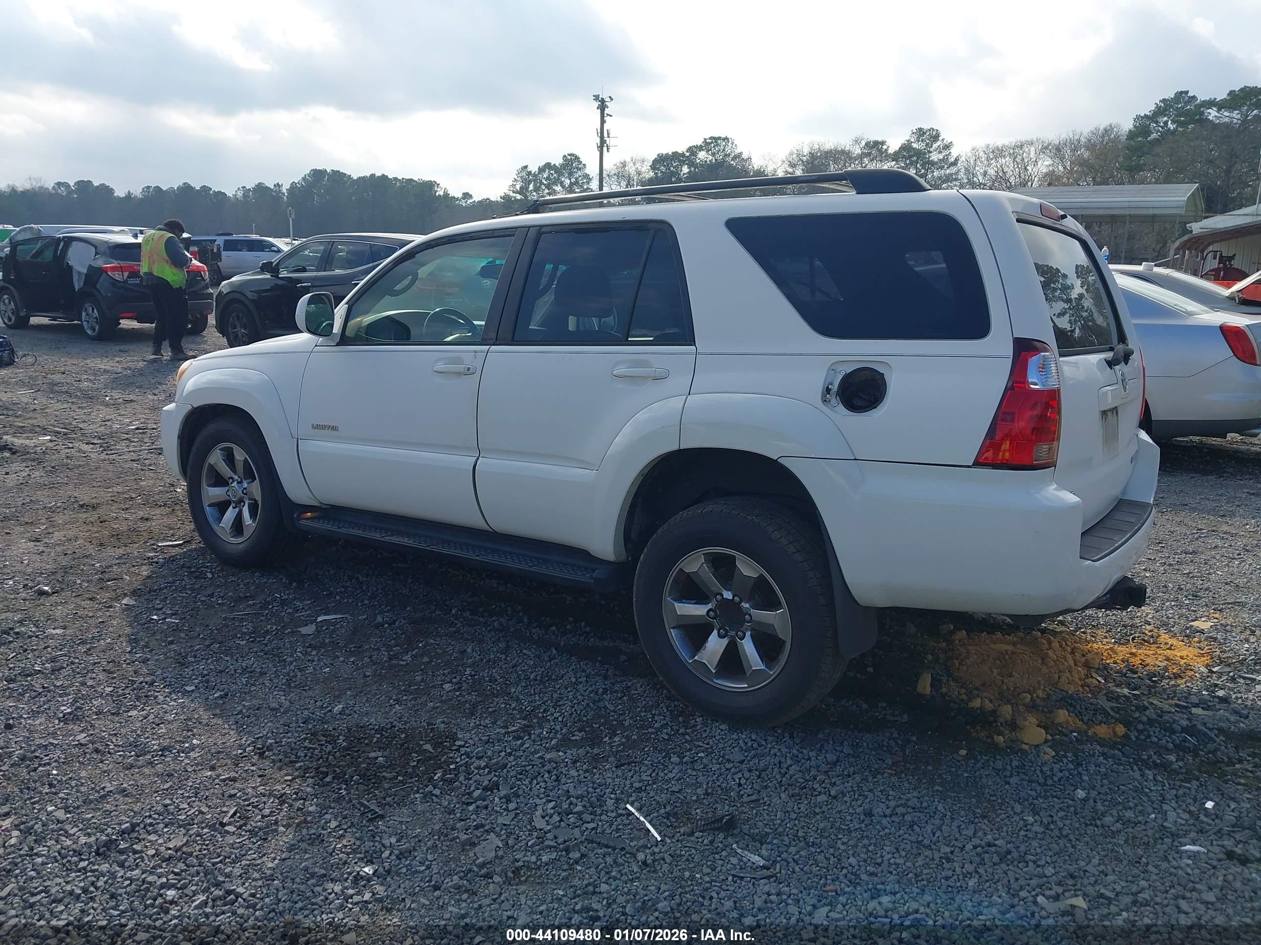 TOYOTA 4RUNNER image 3