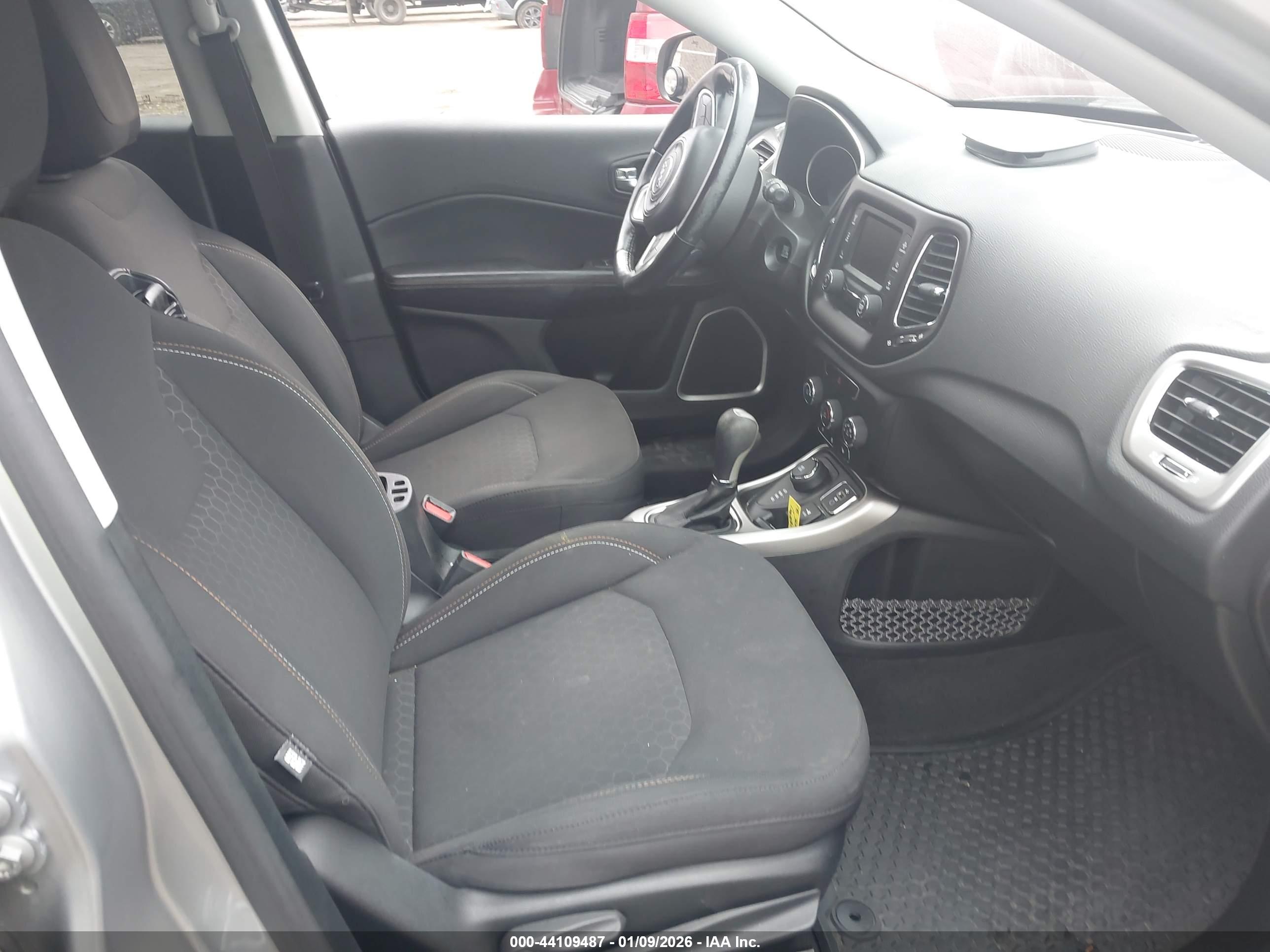 JEEP COMPASS image 5