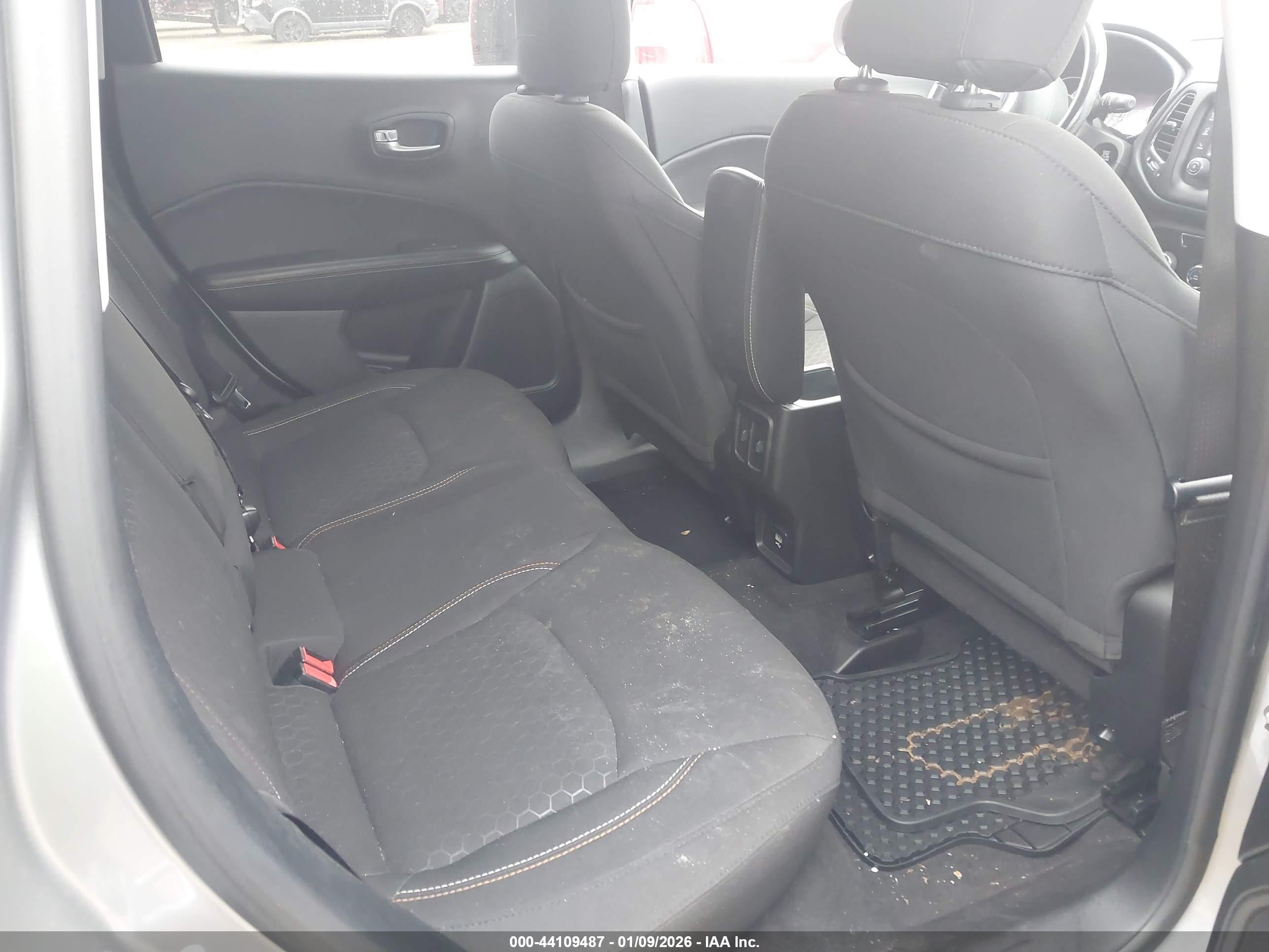 JEEP COMPASS image 8