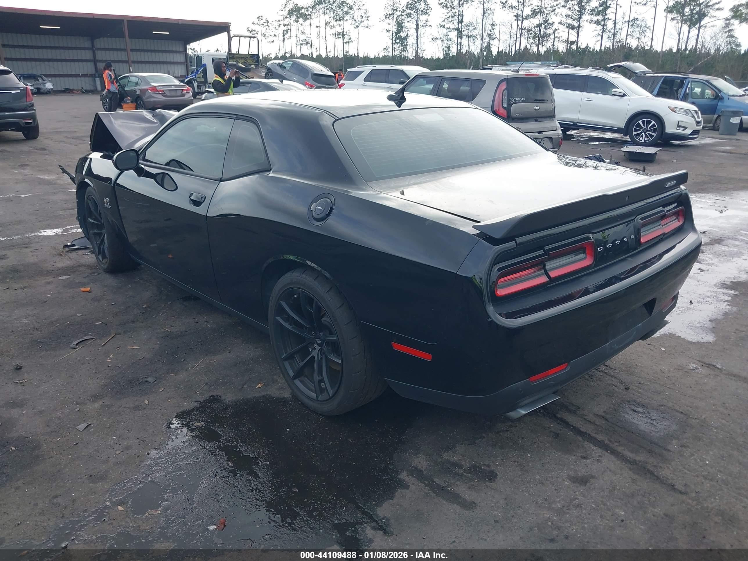 DODGE CHALLENGER image 3