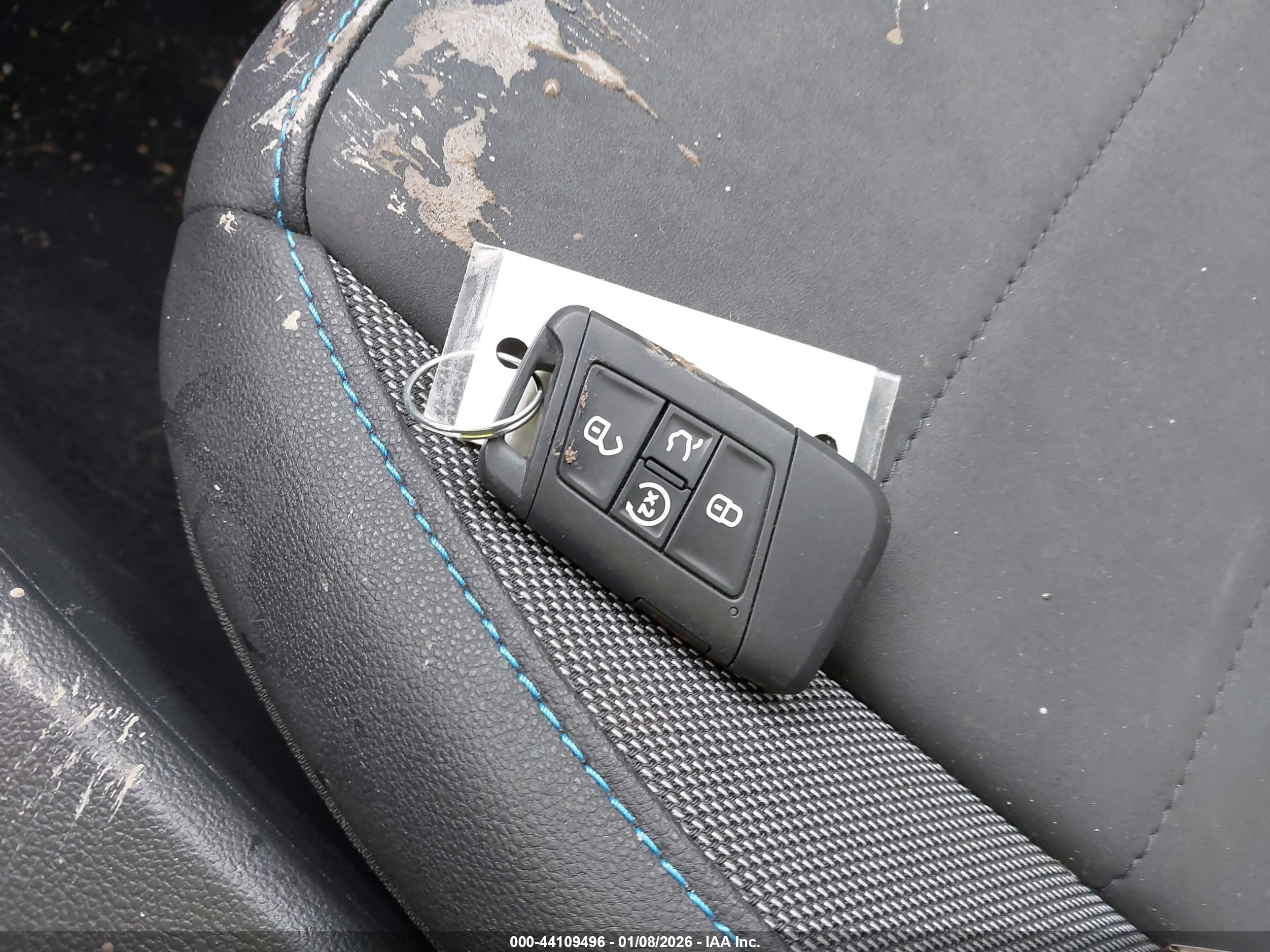 VOLKSWAGEN TAOS image 11