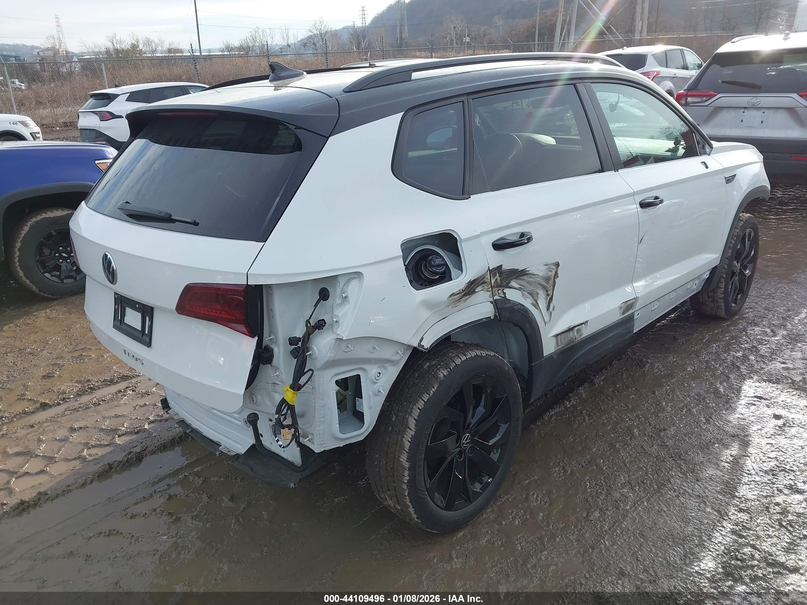 VOLKSWAGEN TAOS image 4