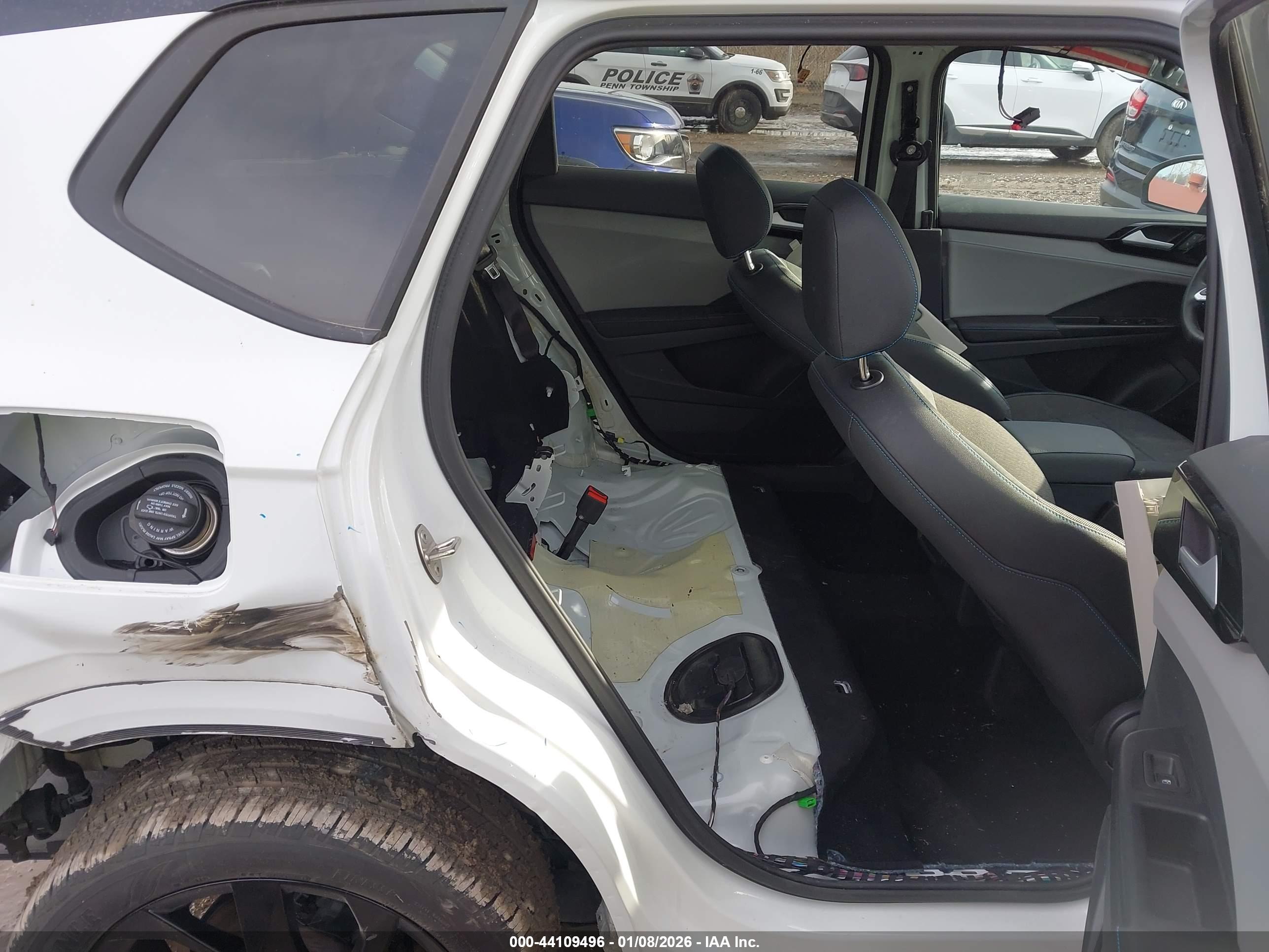 VOLKSWAGEN TAOS image 8