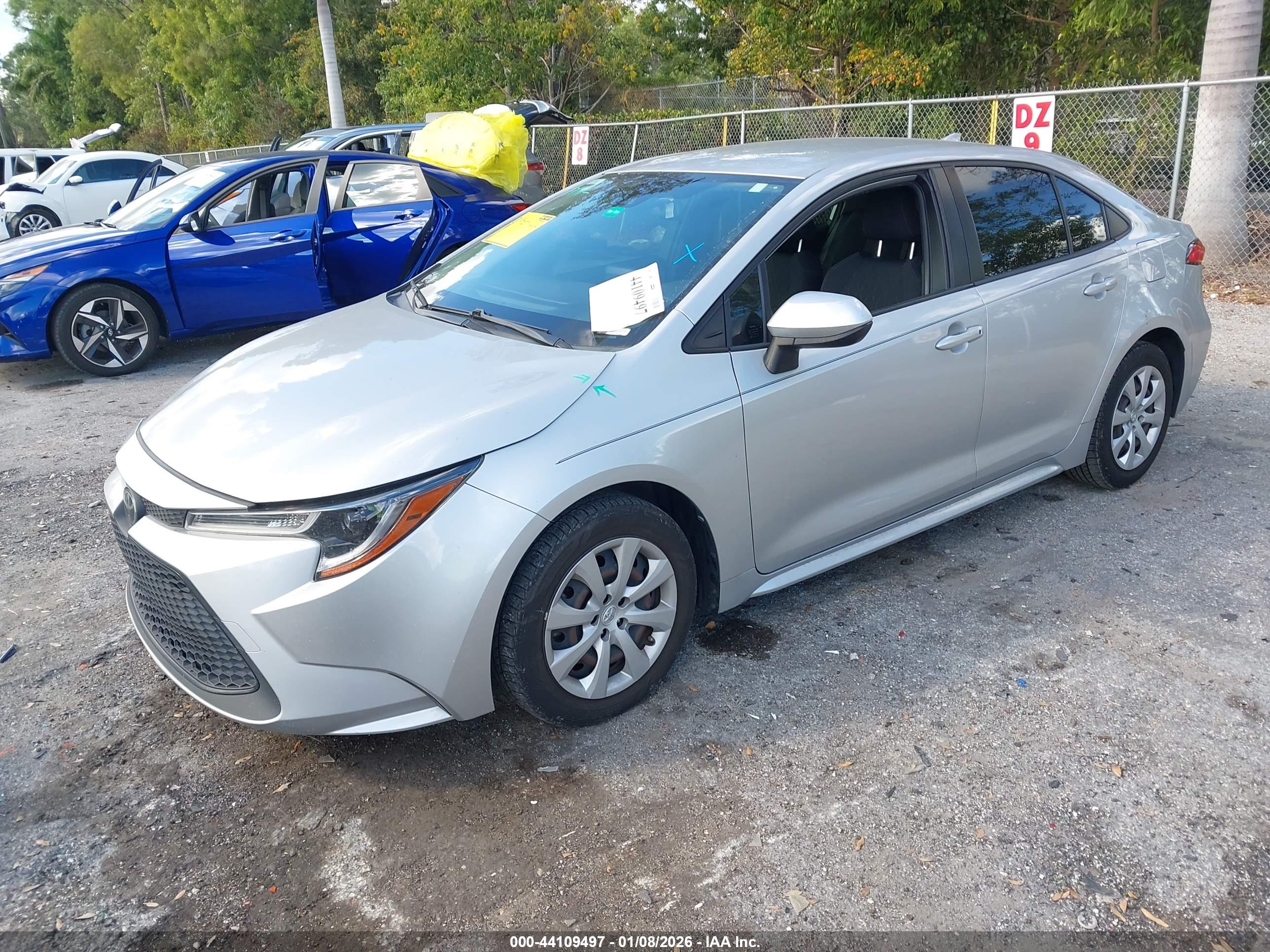 TOYOTA COROLLA image 2