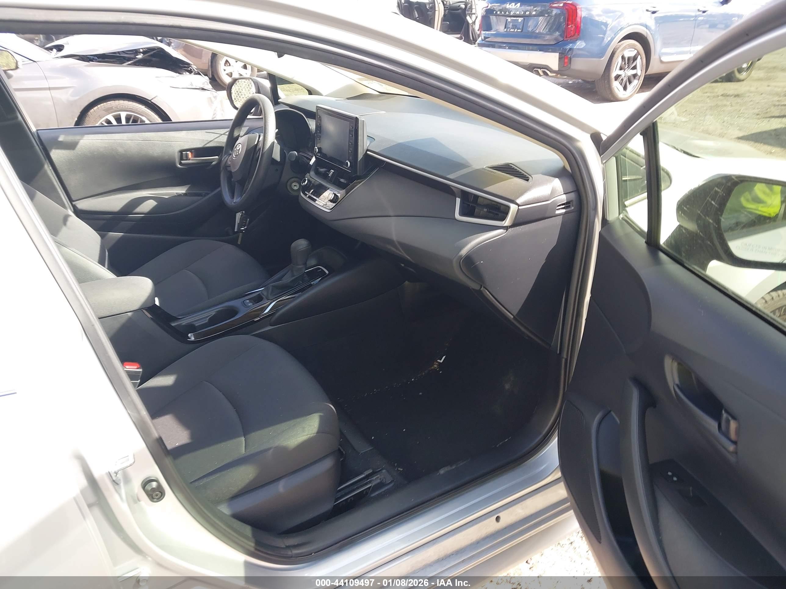 TOYOTA COROLLA image 5
