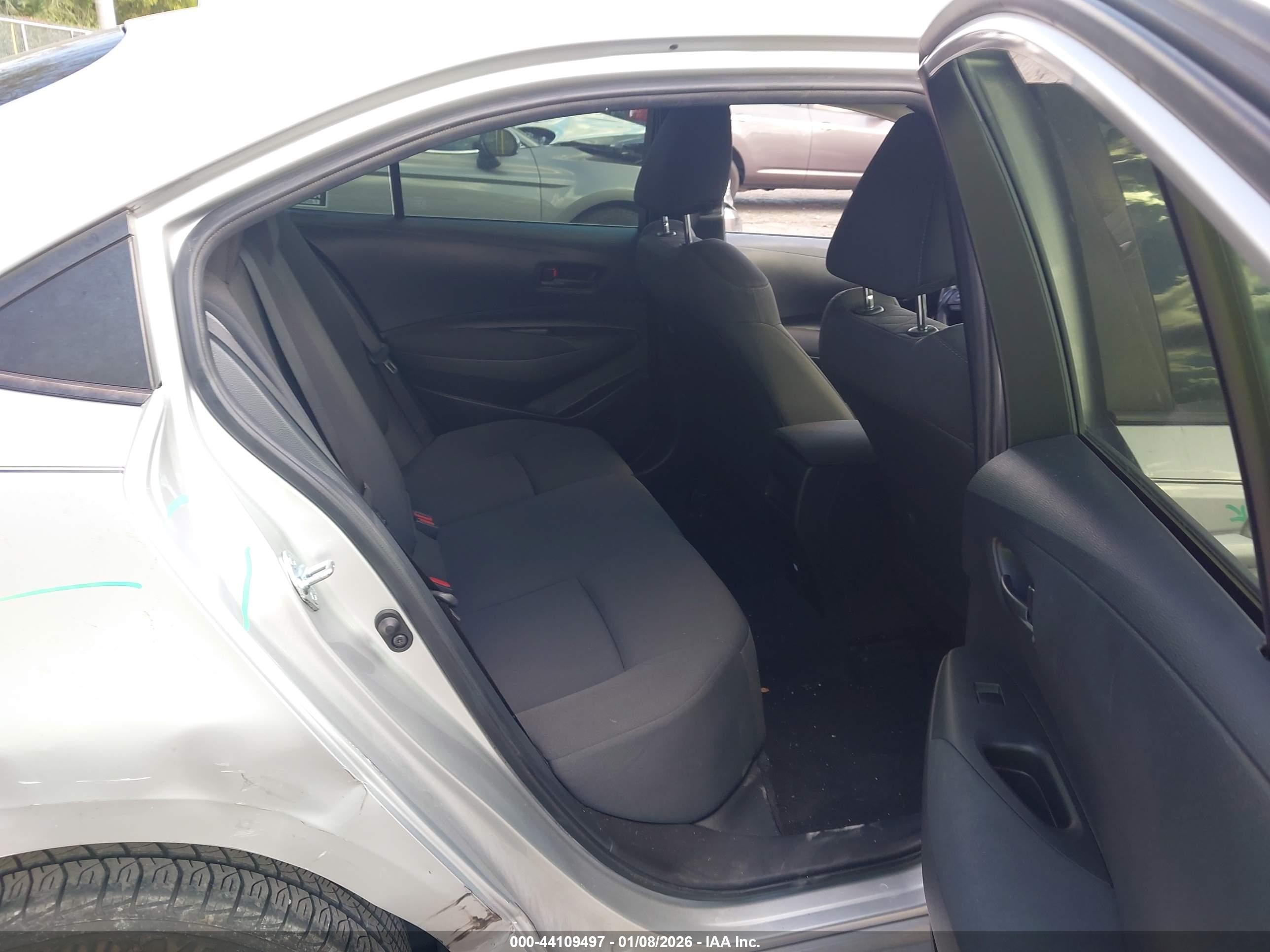 TOYOTA COROLLA image 8
