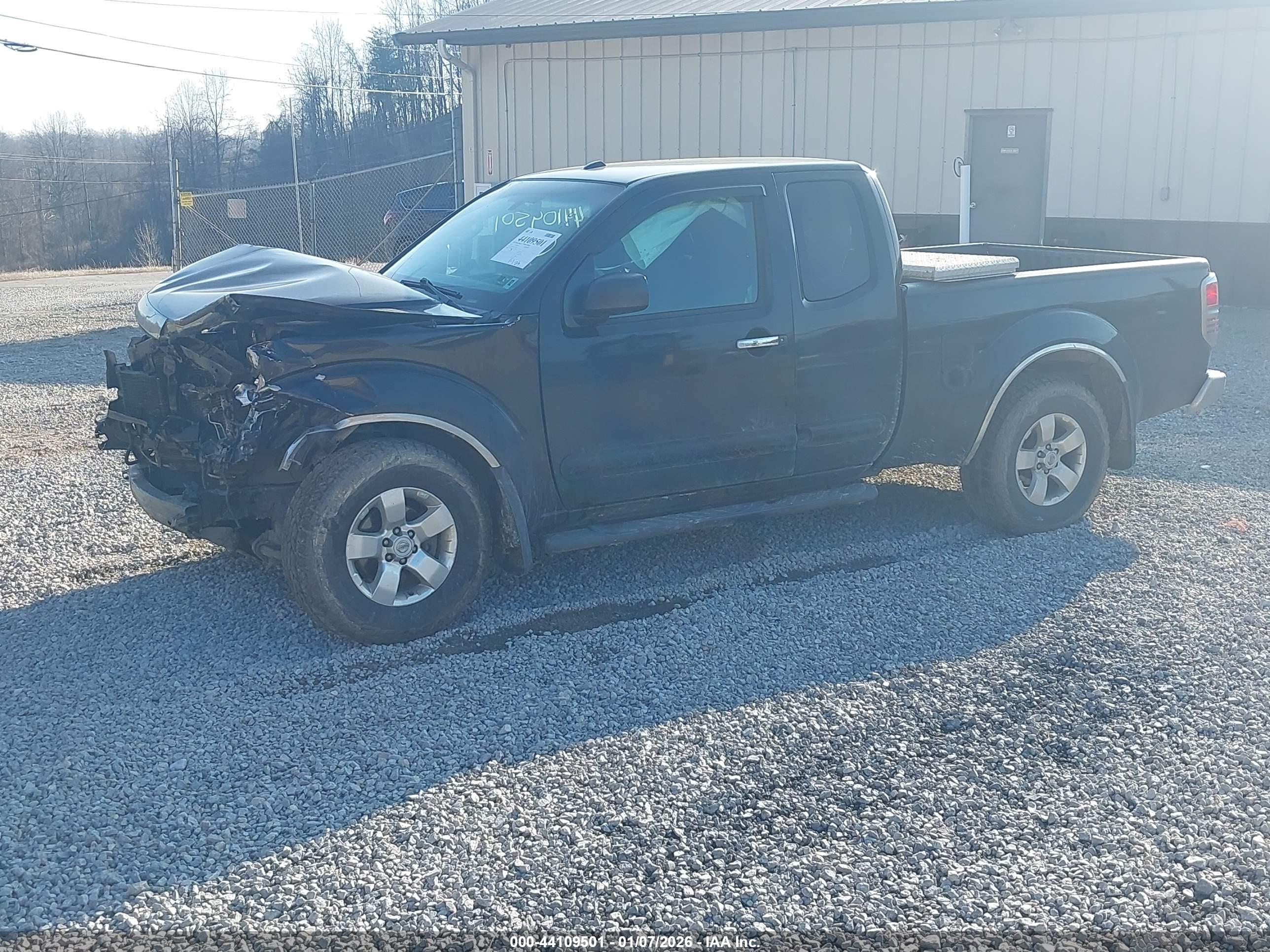 NISSAN FRONTIER image 2