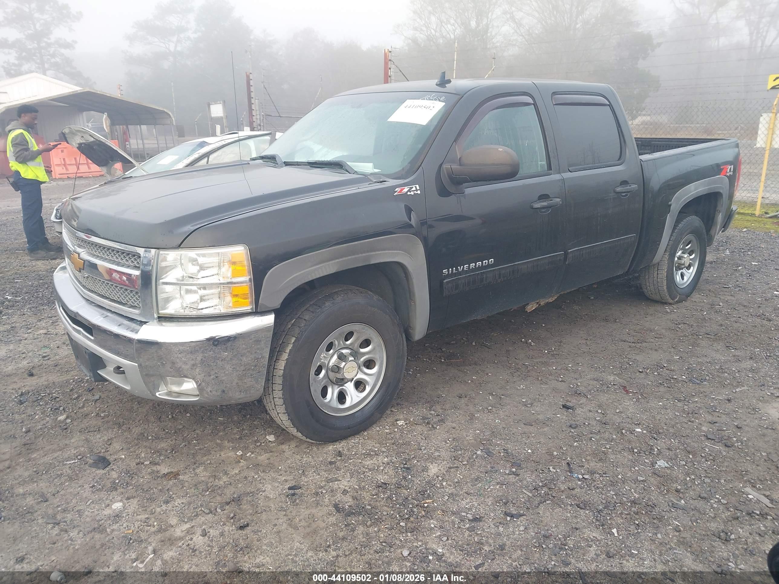 CHEVROLET SILVERADO image 2