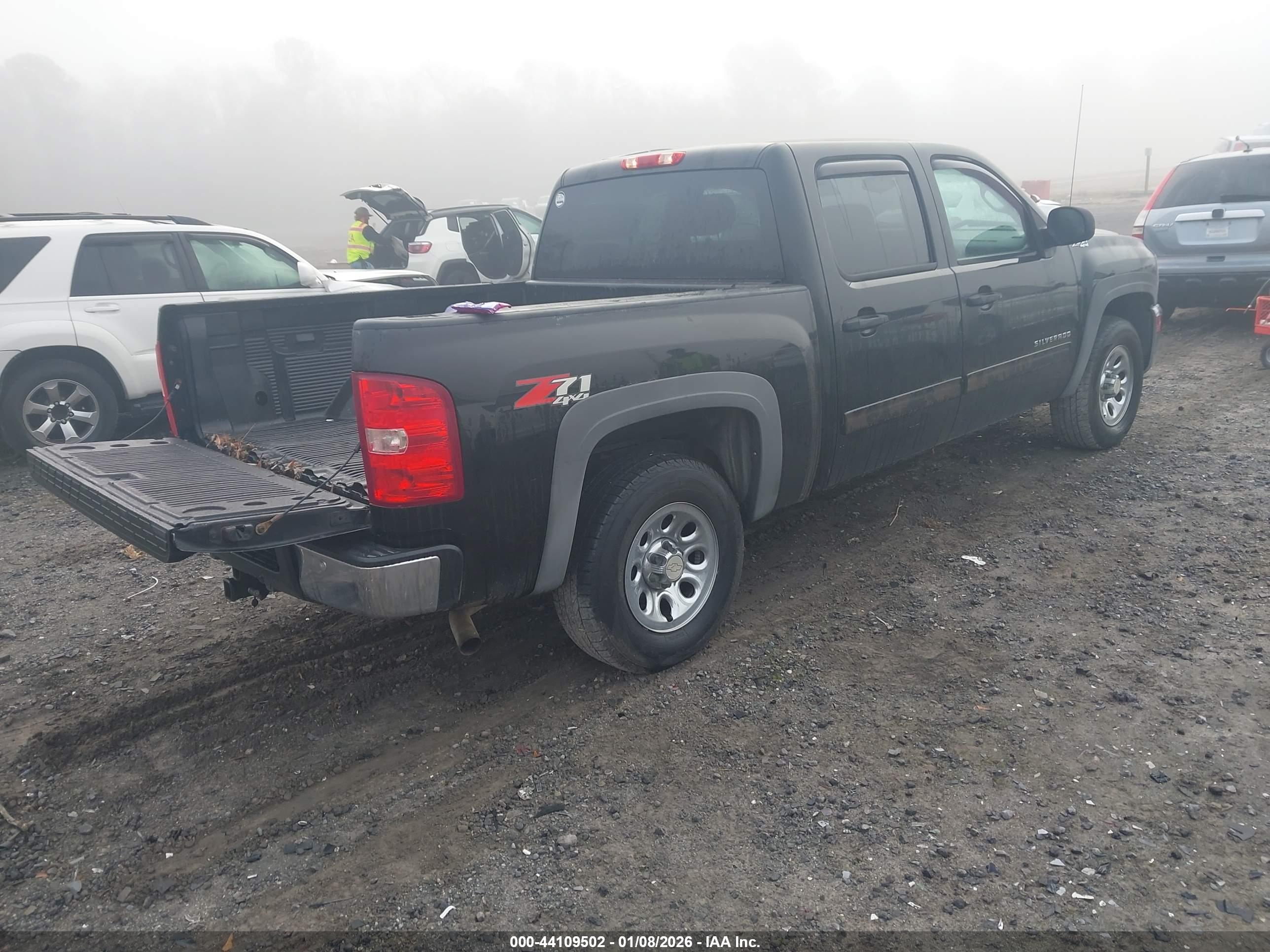 CHEVROLET SILVERADO image 4