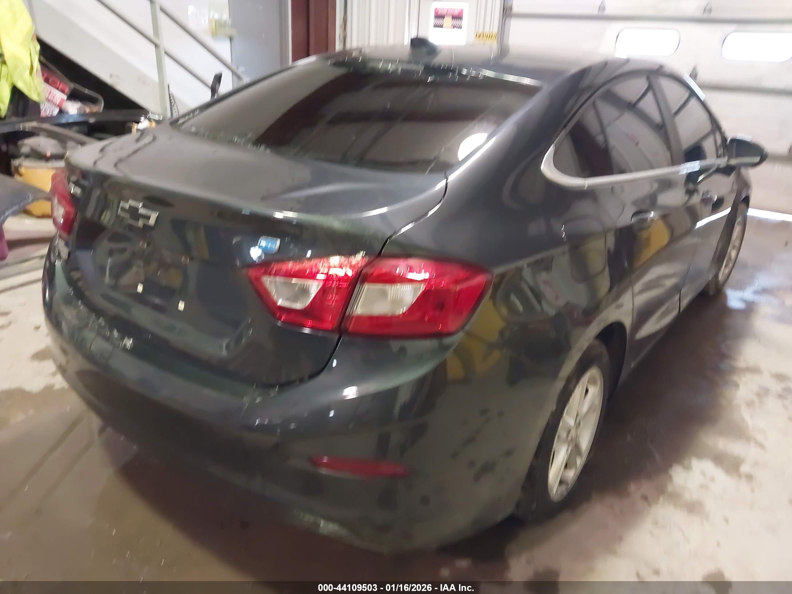 CHEVROLET CRUZE image 4