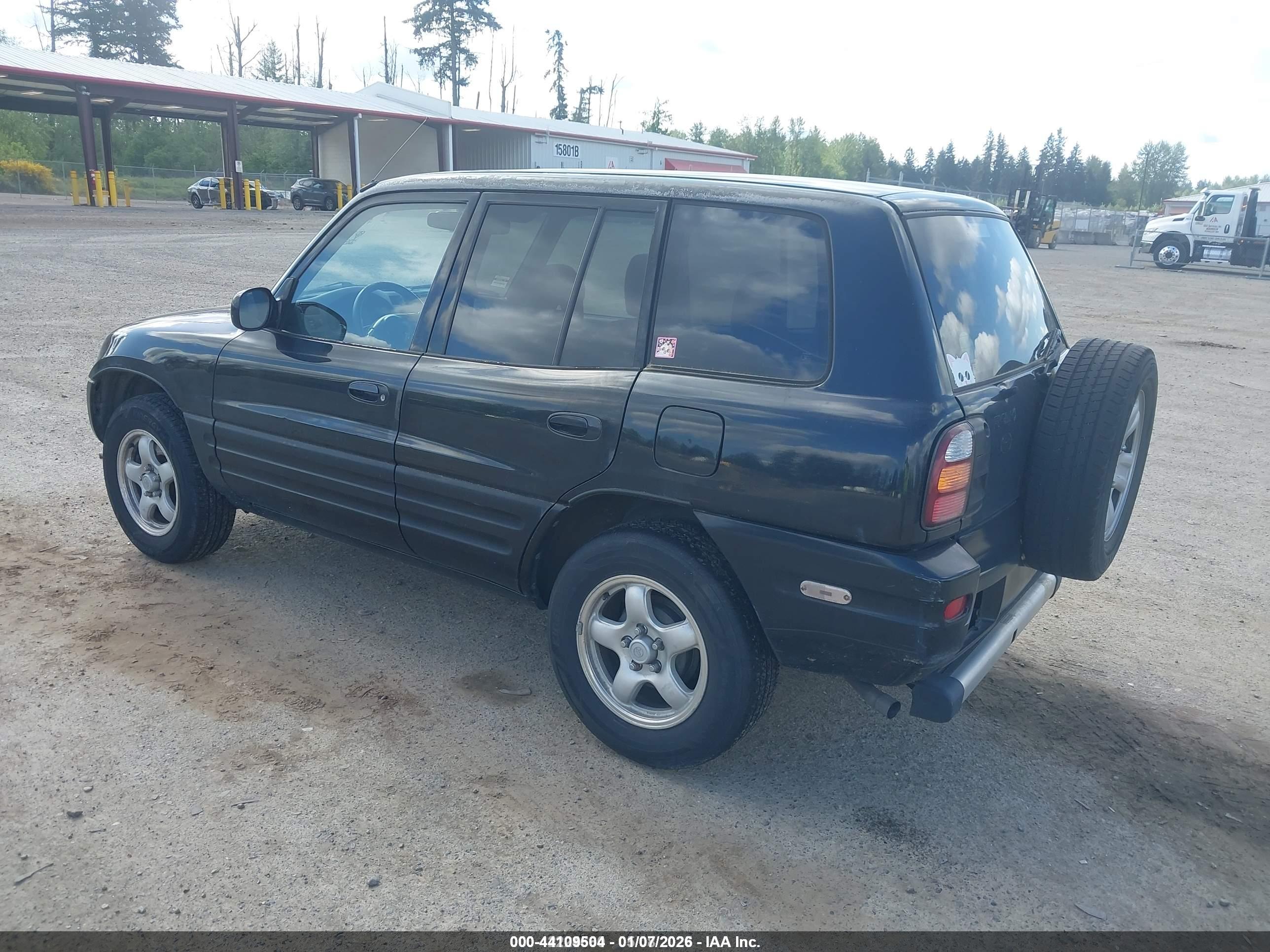TOYOTA RAV4 image 3