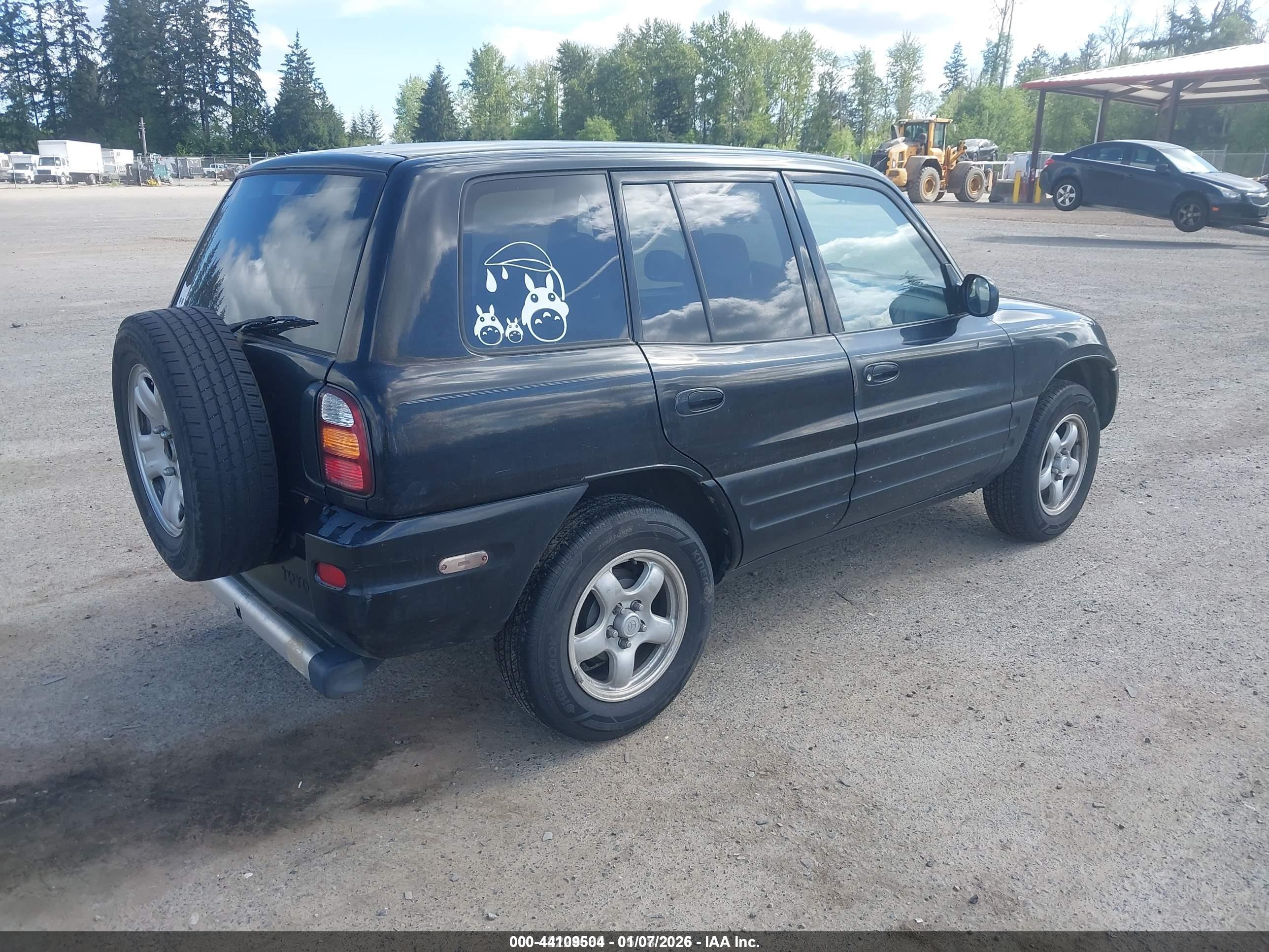 TOYOTA RAV4 image 4