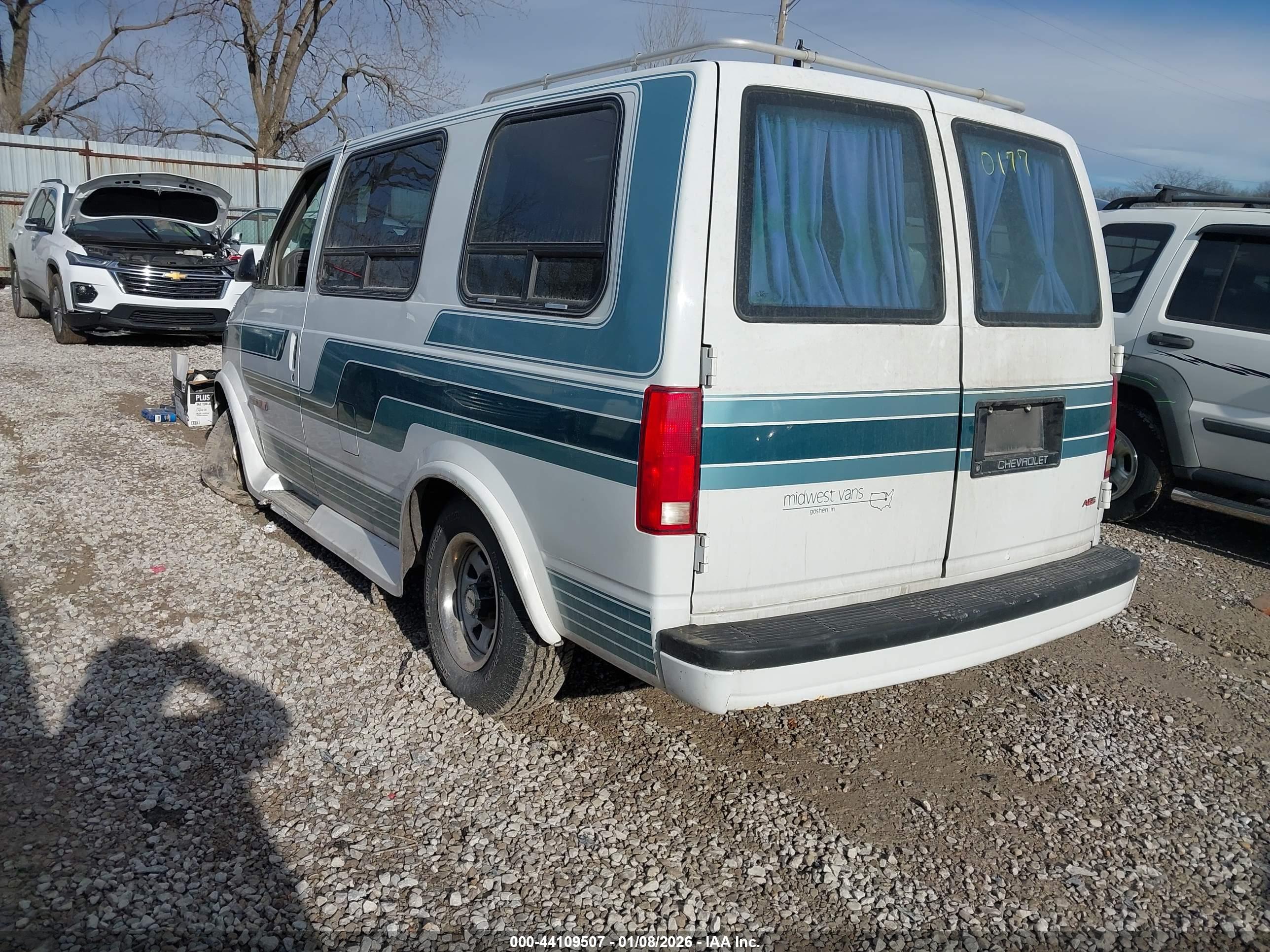 CHEVROLET ASTRO image 3