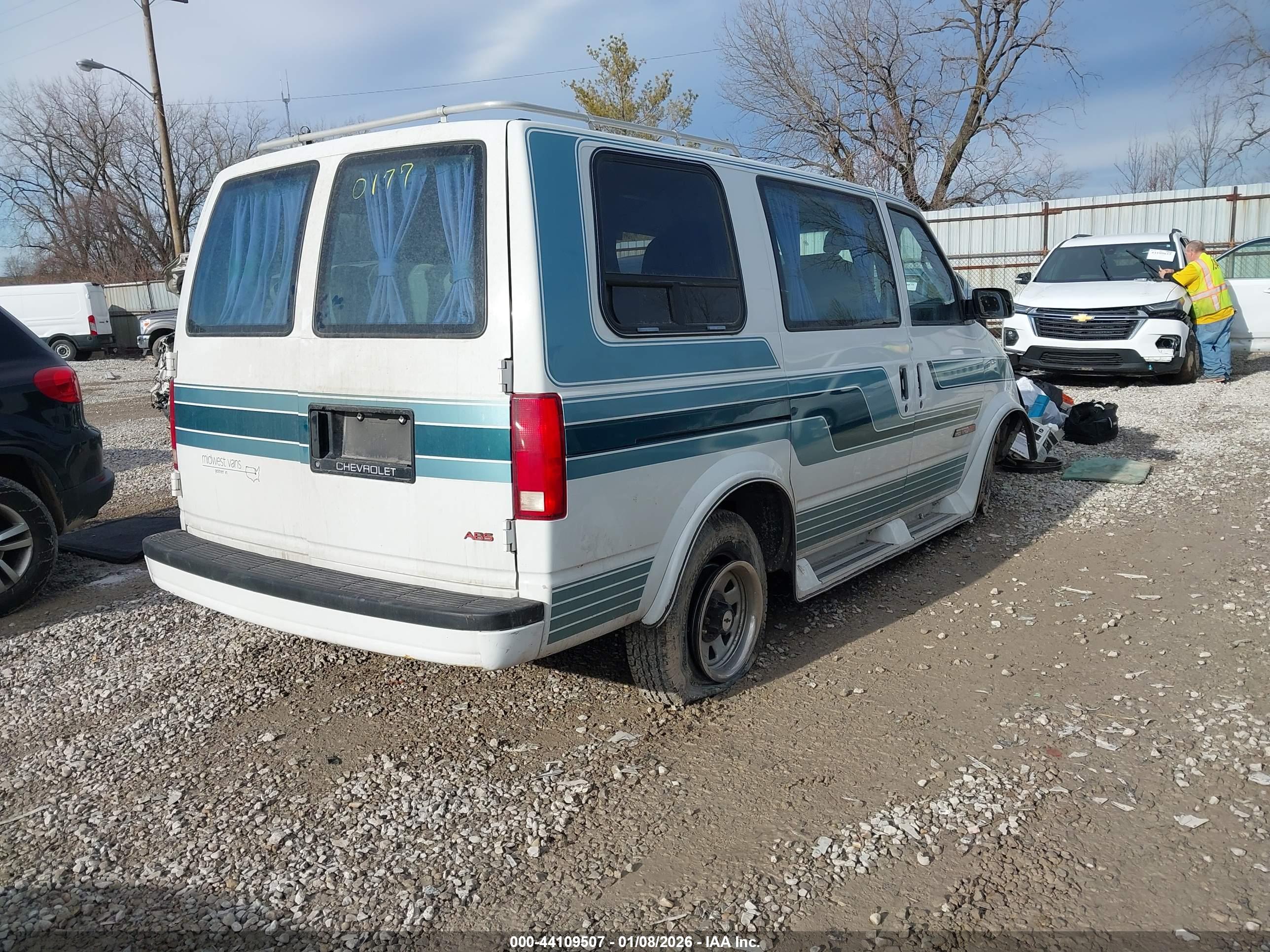 CHEVROLET ASTRO image 4