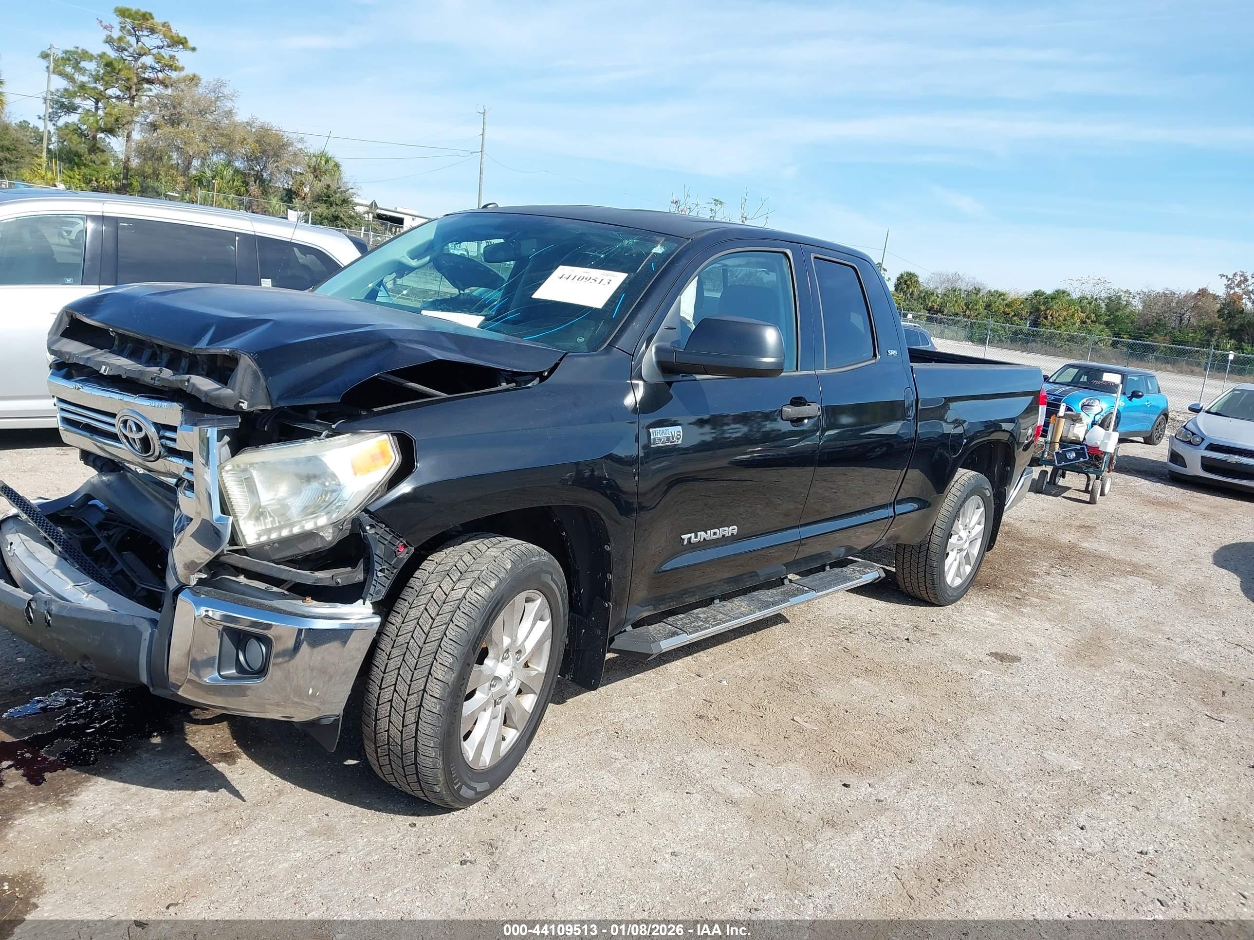 TOYOTA TUNDRA image 2