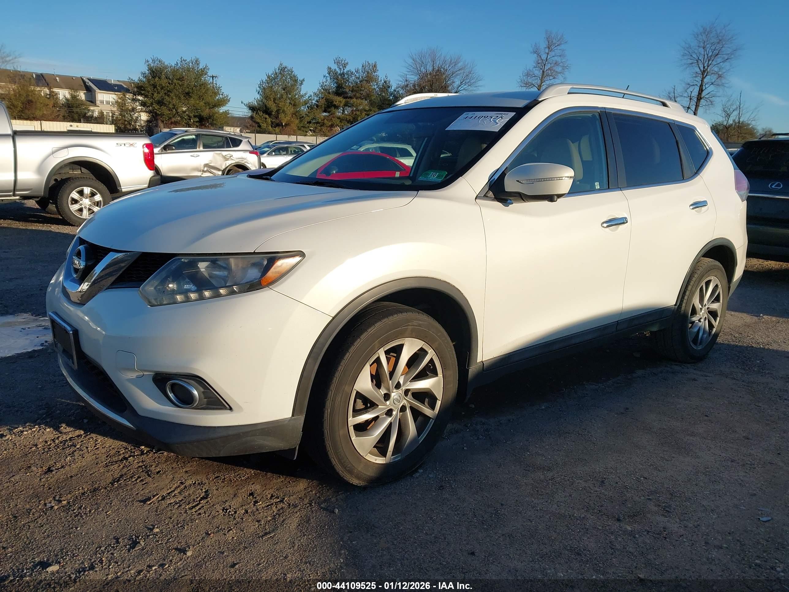 NISSAN ROGUE image 2