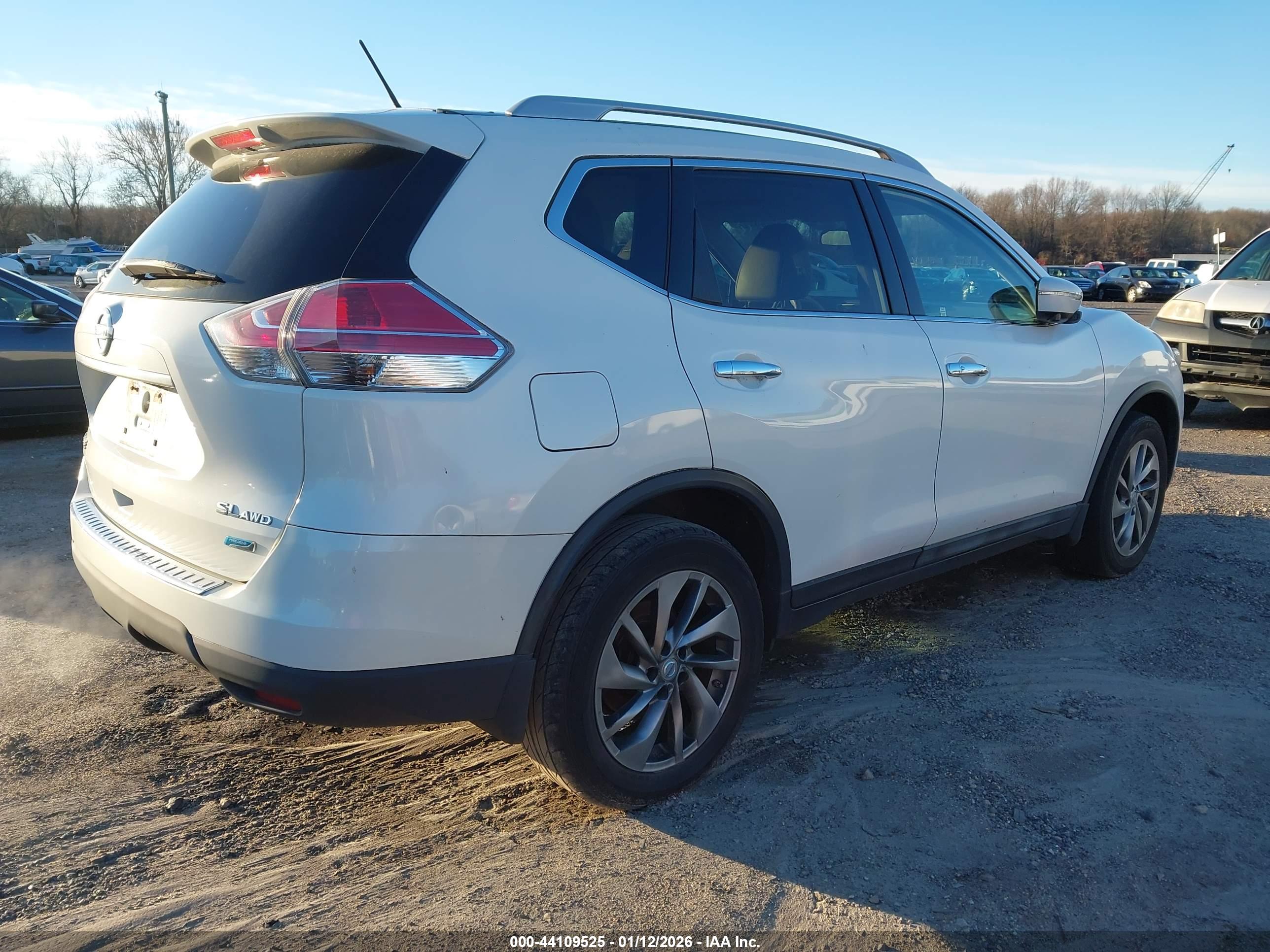 NISSAN ROGUE image 4